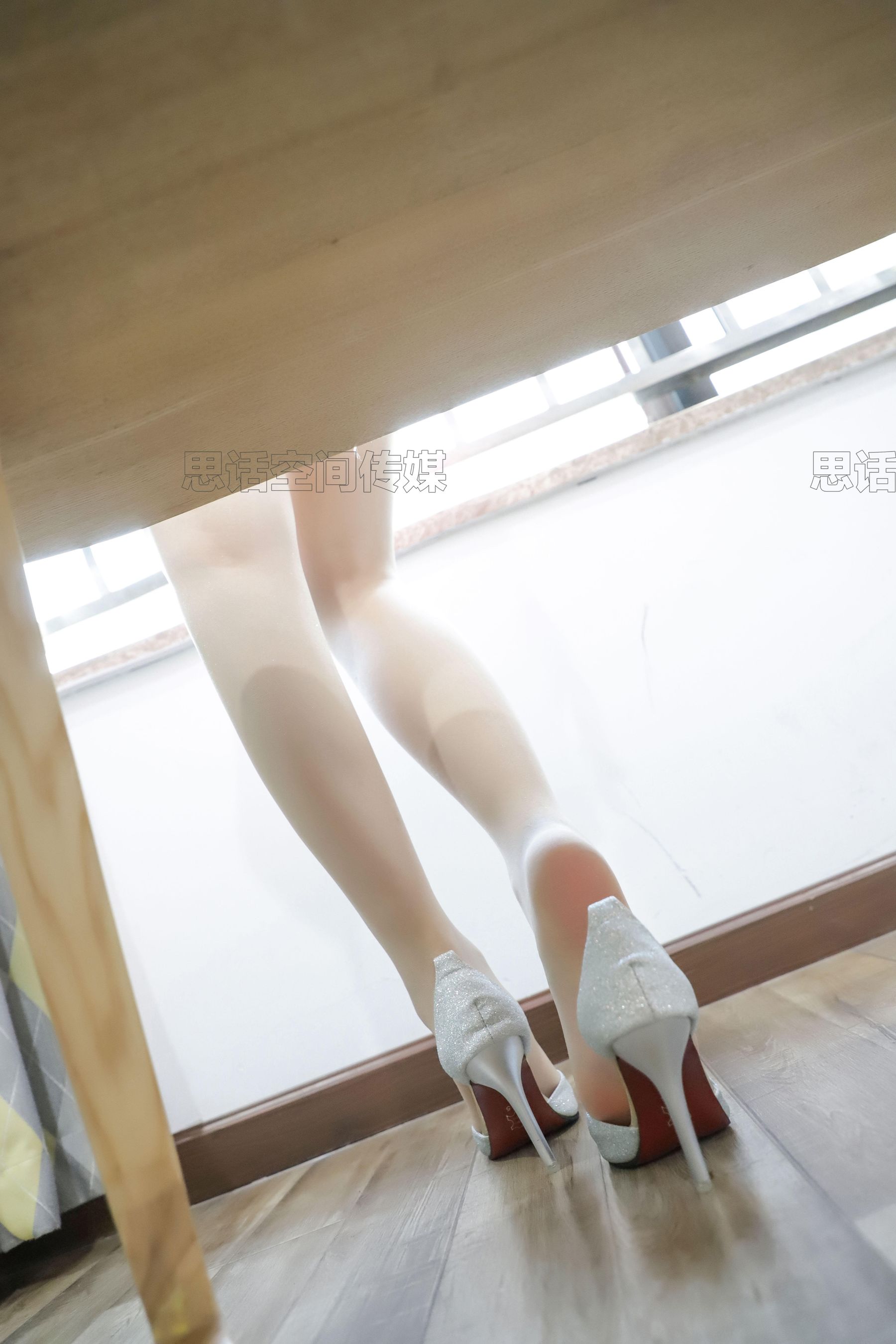 [思话SiHua] SJ007 露露 桌上的元气女孩