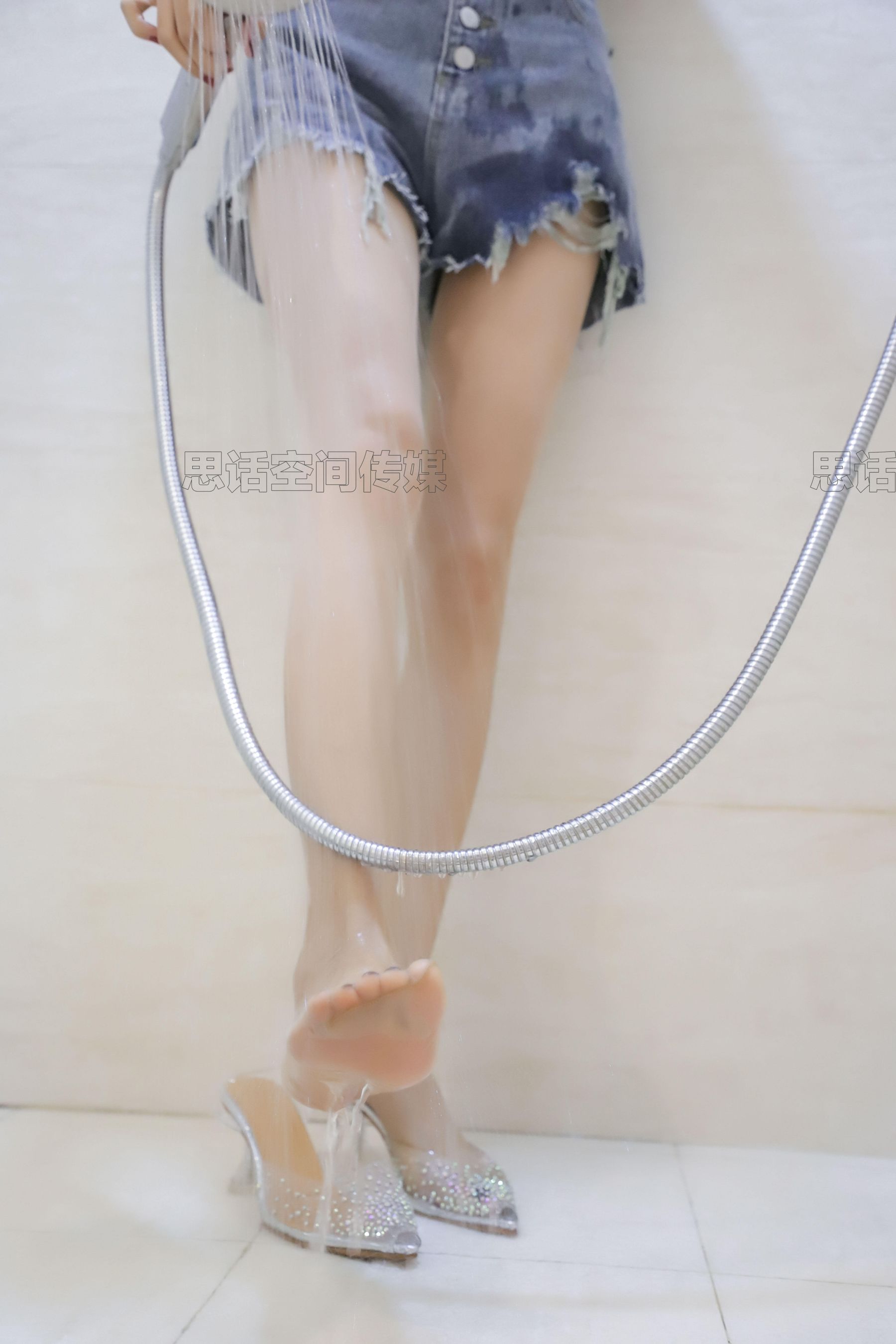 [思话SiHua] SJ011 筱蝶 湿身泡泡女孩