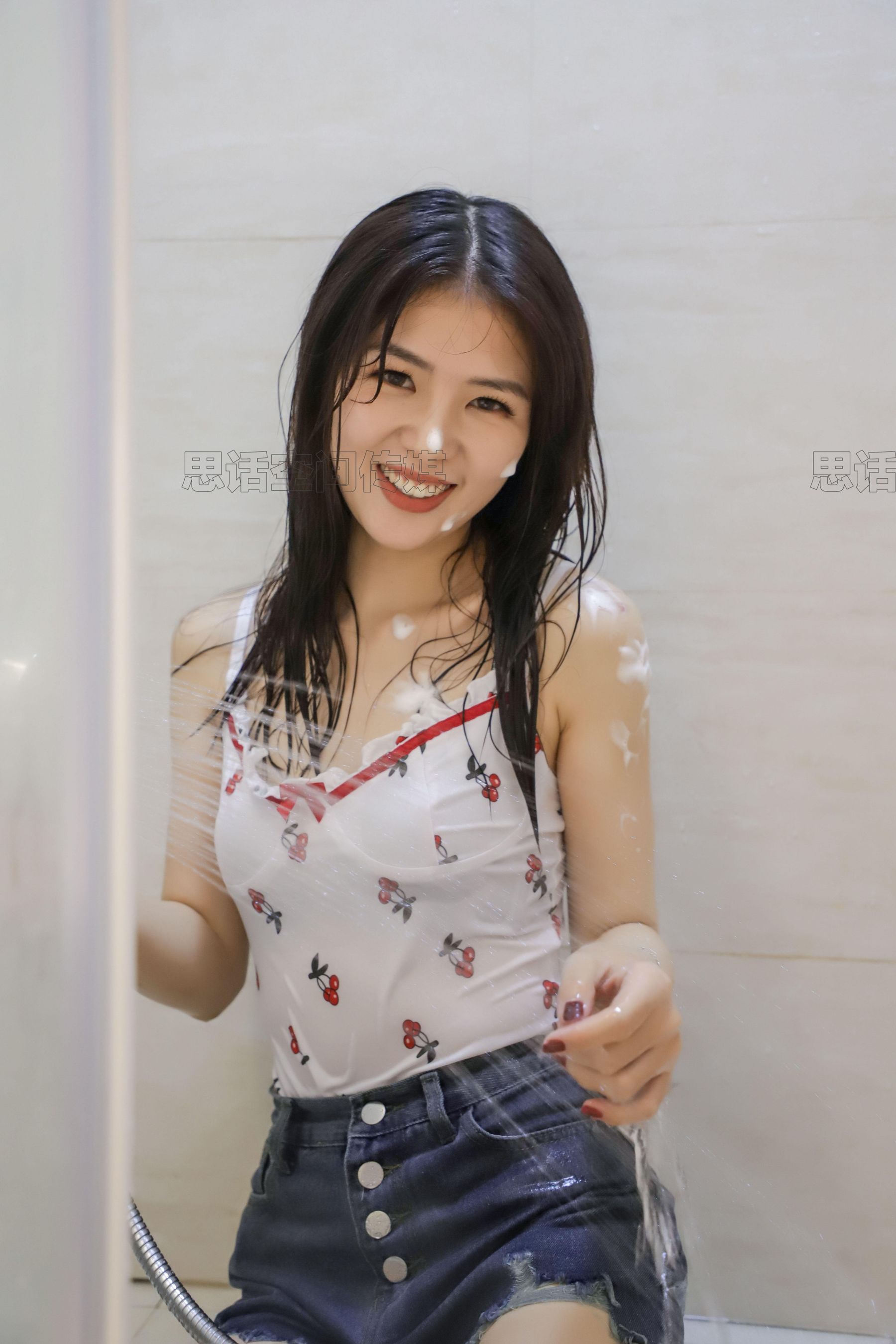 [思话SiHua] SJ011 筱蝶 湿身泡泡女孩