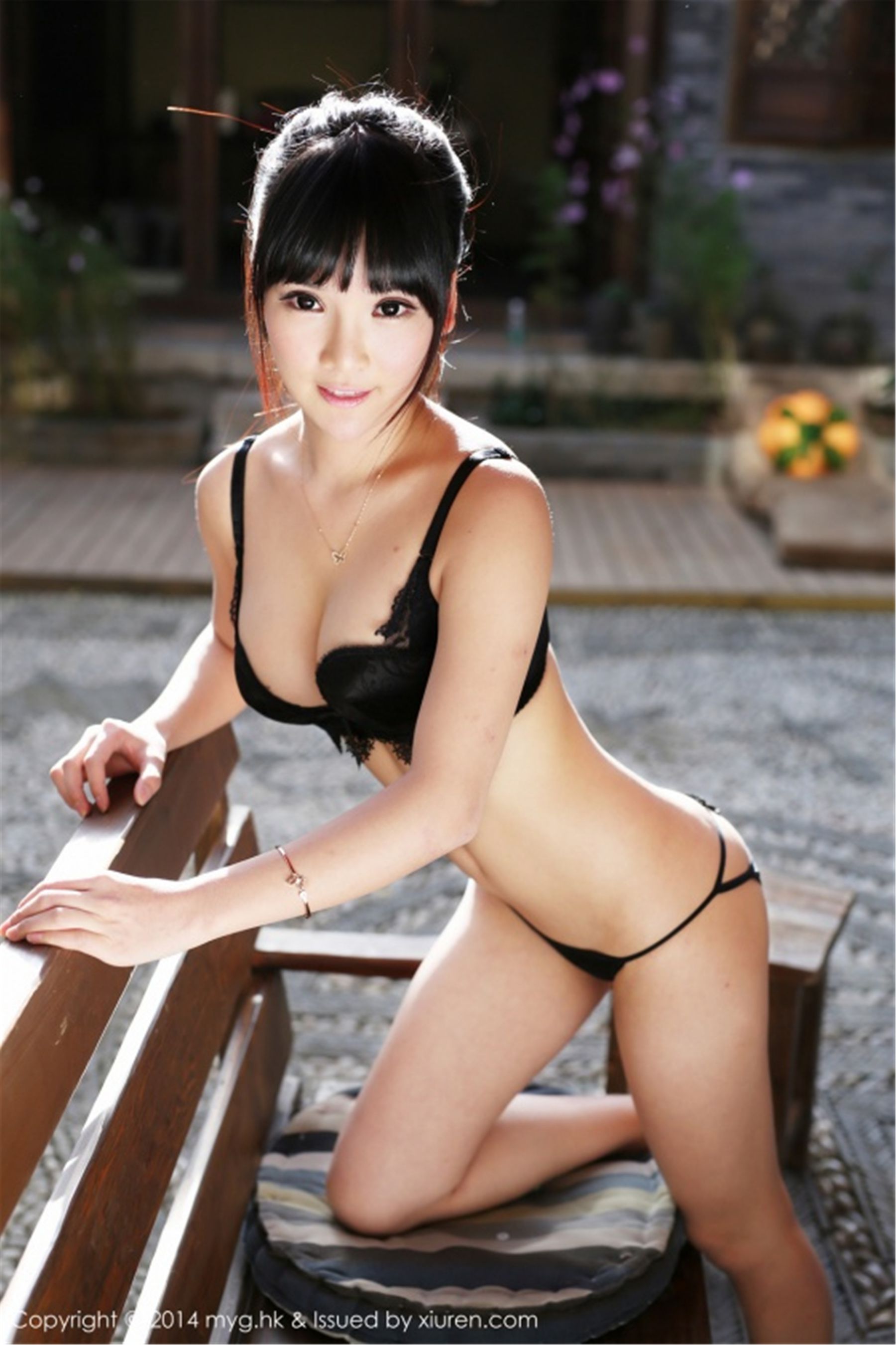 妮儿Bluelabel《外拍2套清新内衣》 [美媛馆MyGirl] Vol.070