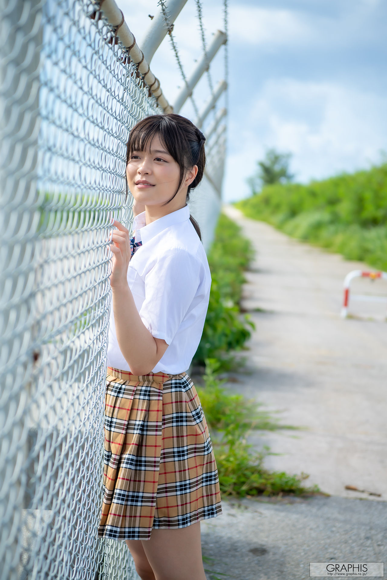 [Graphis] Special - Kanon Kanade 奏音かのん Playing Love