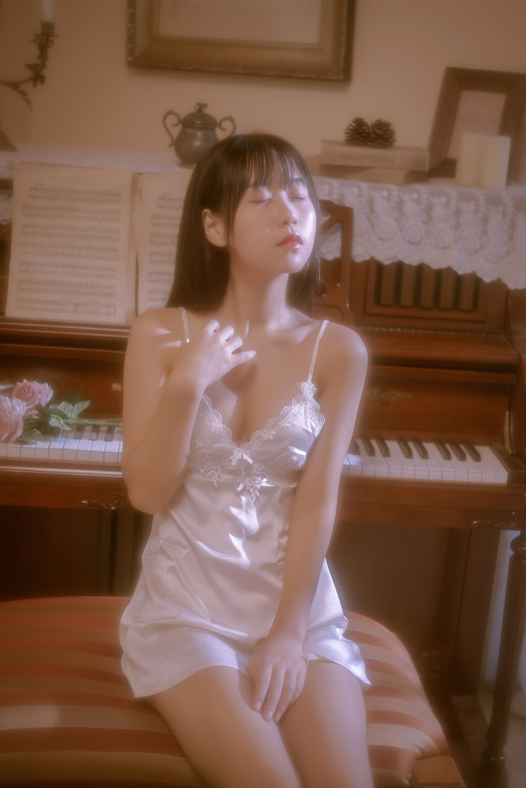 [COS福利] 阳光美少女萌芽儿o0 - 遐 私房