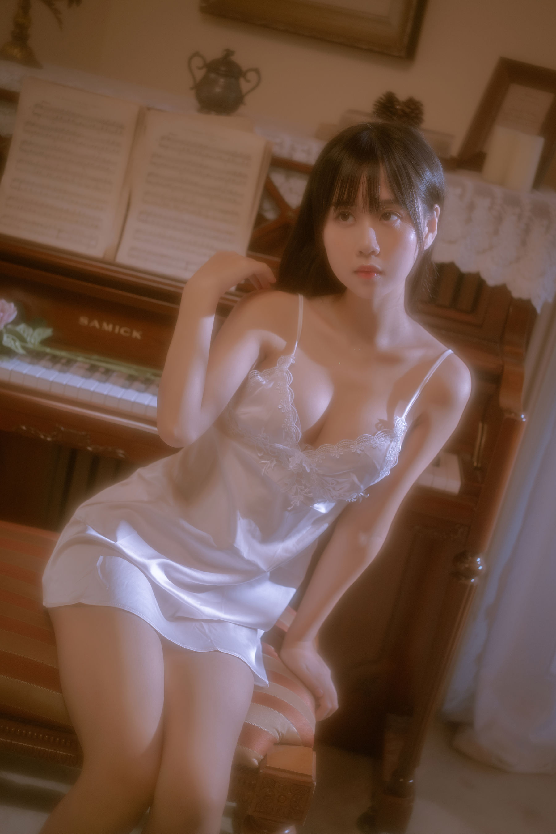 [COS福利] 阳光美少女萌芽儿o0 - 遐 私房