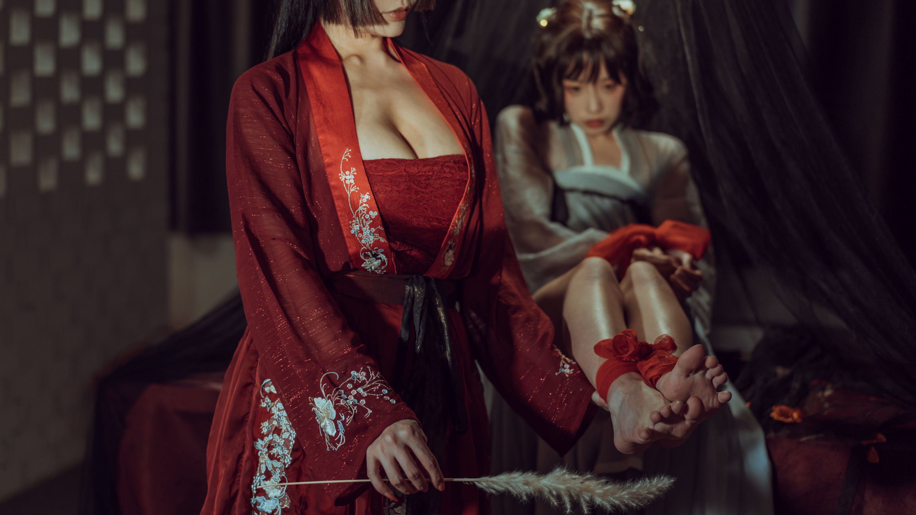 [COS福利] 秋和柯基(夏小秋秋秋) - 昏红帐