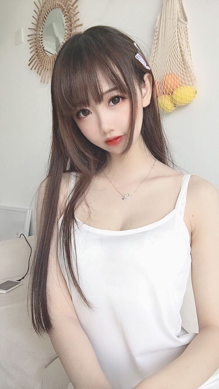 [COS福利] Cos小姐姐雪琪 - 肉丝吊带裙