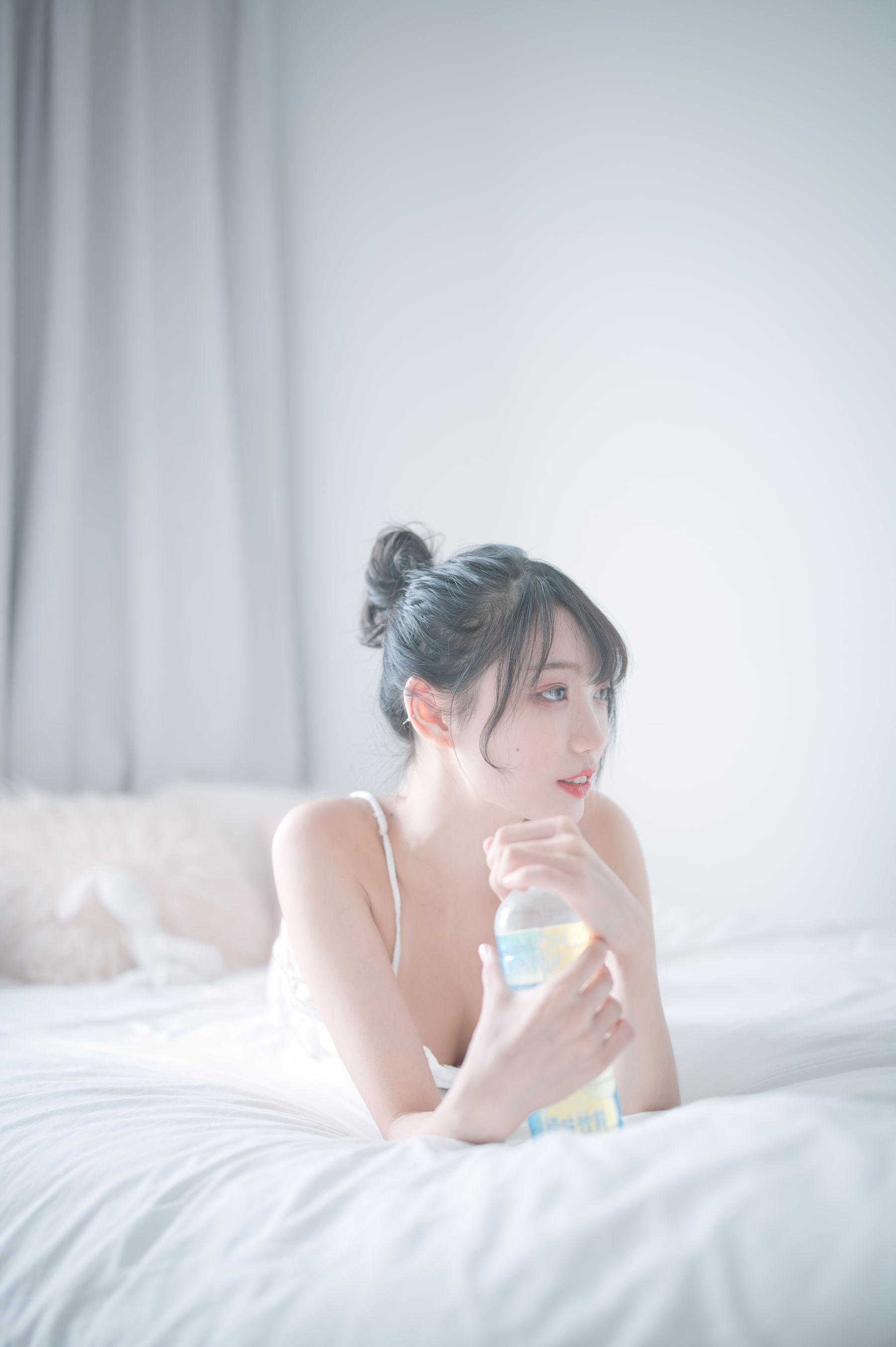 [COS福利] 周叽是可爱兔兔 - 白色睡衣