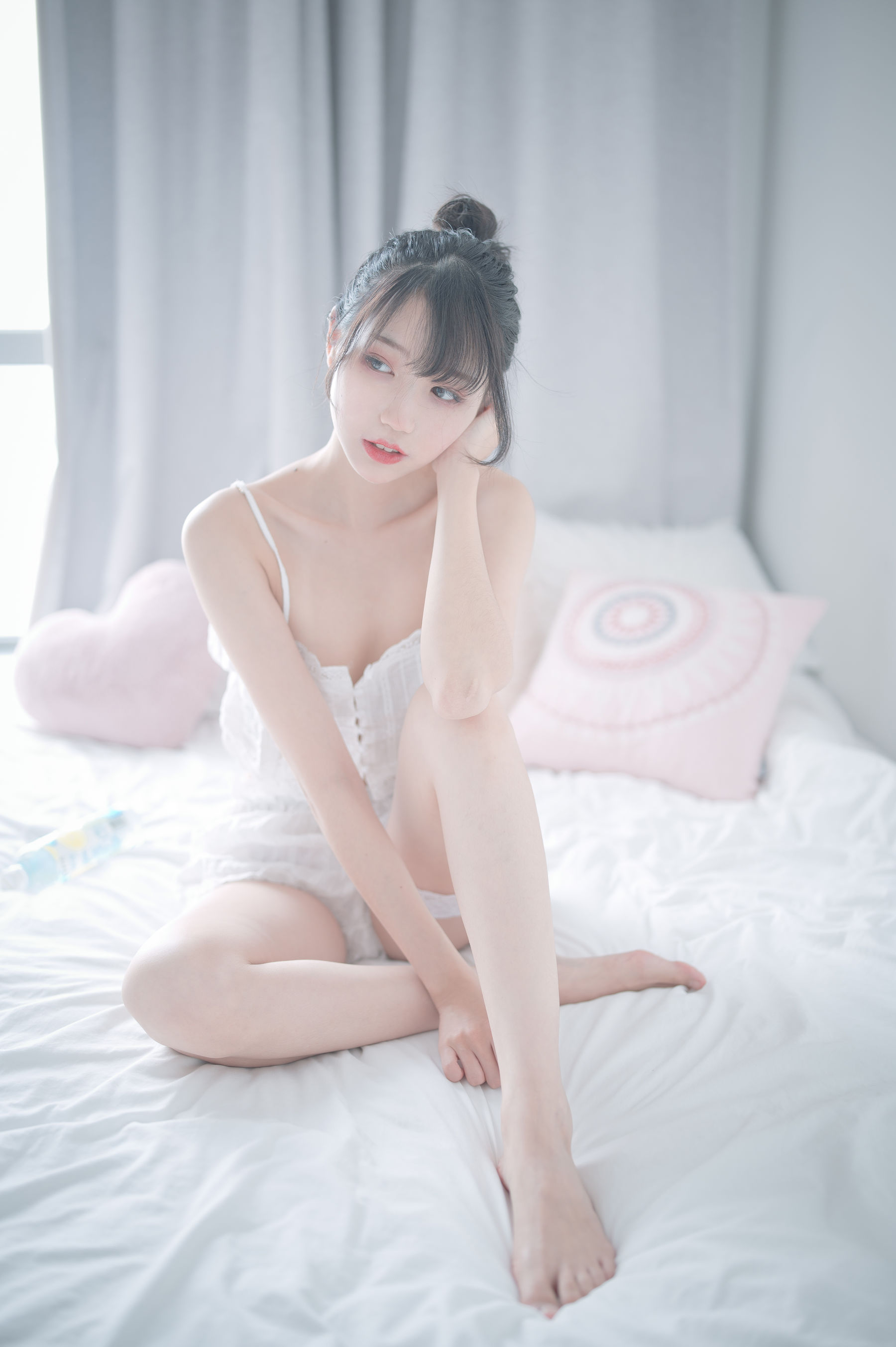[COS福利] 周叽是可爱兔兔 - 白色睡衣