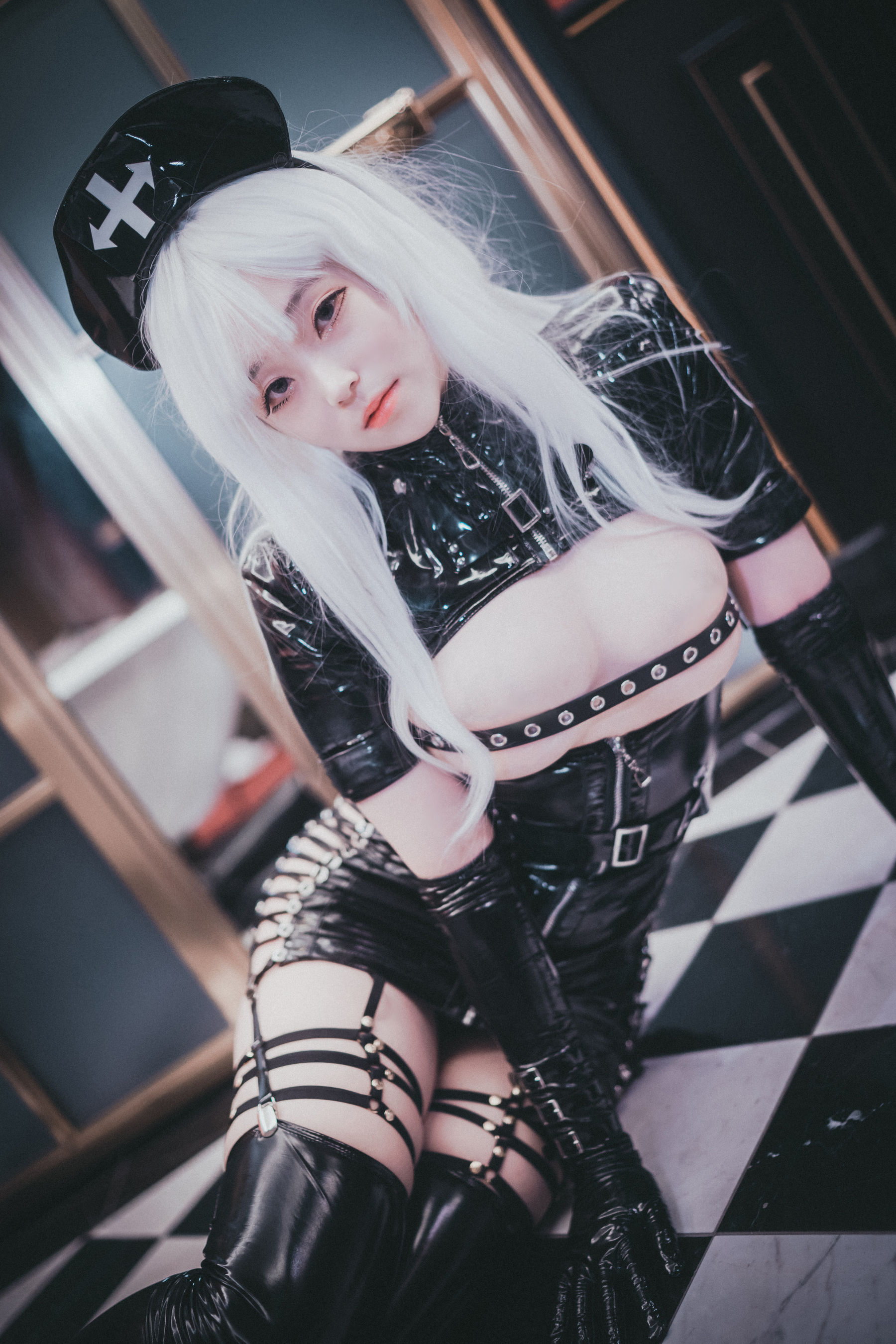 [COS福利] BamBi写真 - Poisonous Nurse