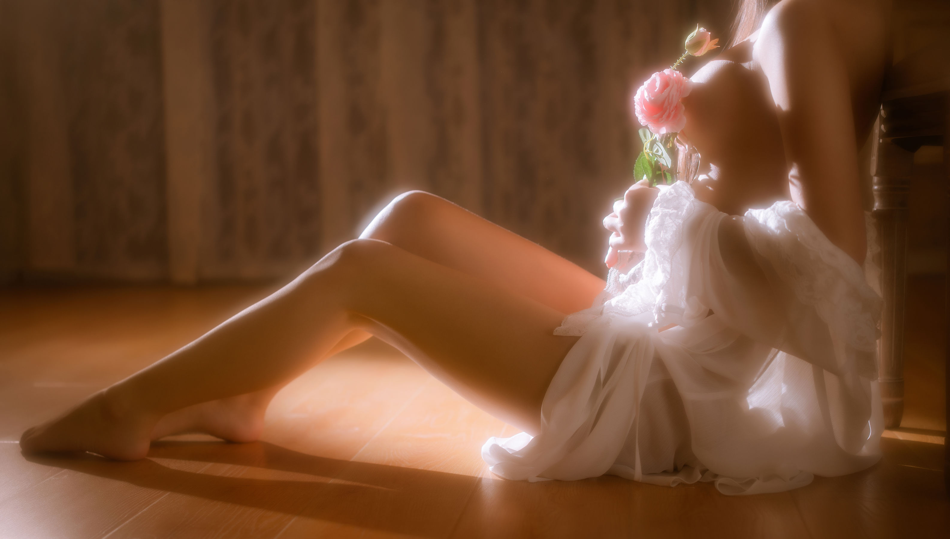[COS福利] 阳光美少女萌芽儿o0 - 金色套装