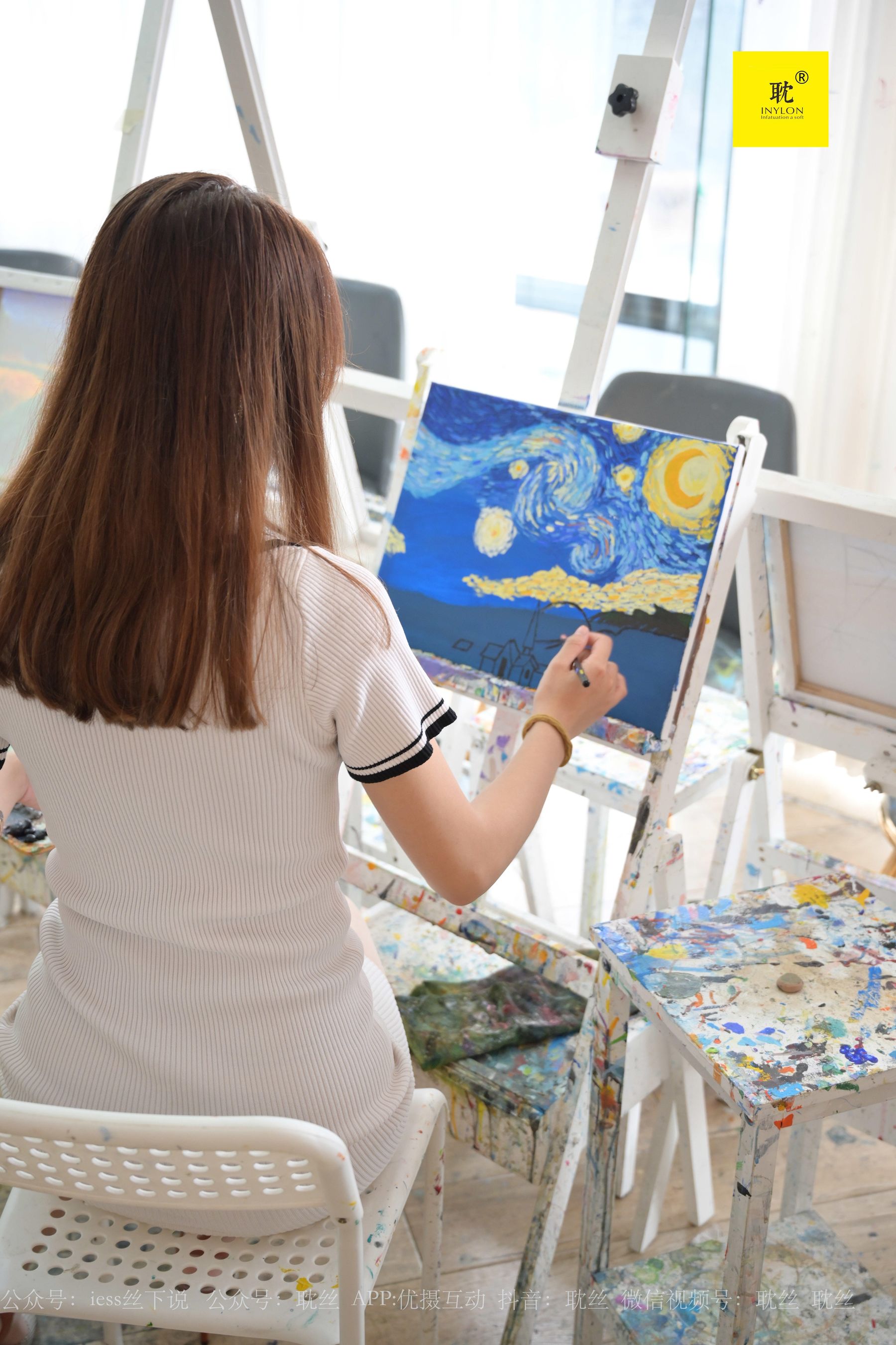[IESS异思趣向]第N种幻想 婉萍 《两位插班生的画室风波》1