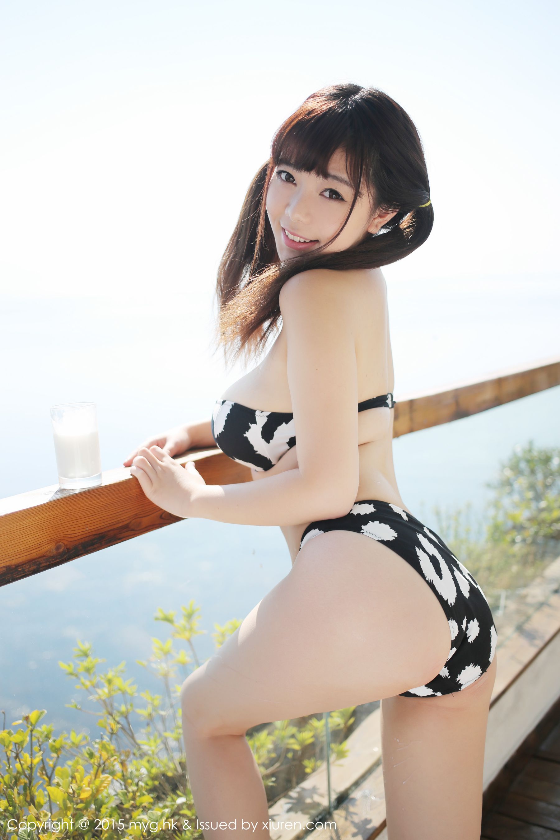 大奶飞@刘飞儿Faye《户外牛奶篇+室内性感皮裤篇！》 [美媛馆MyGirl] Vol.109