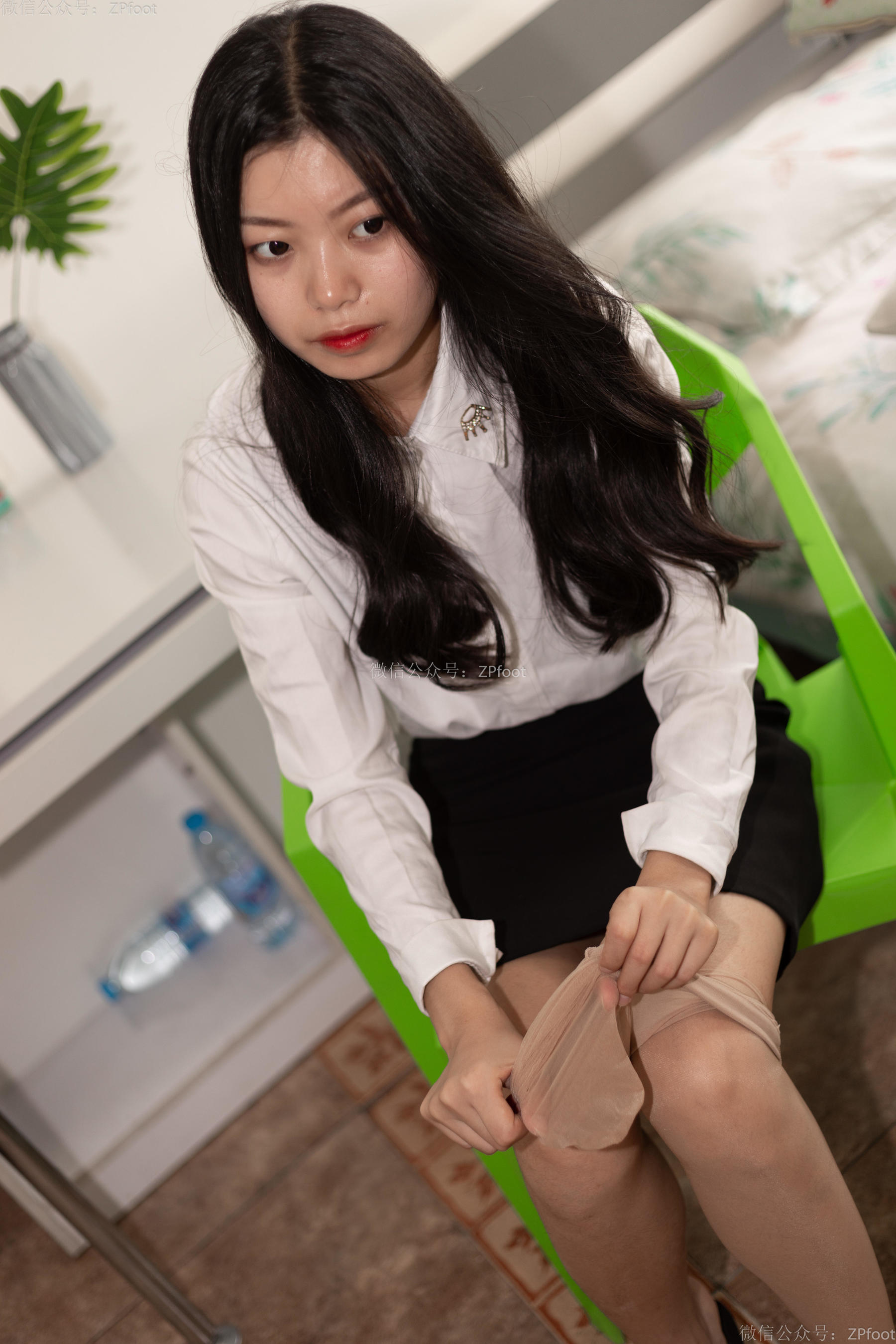 [山茶摄影LSS] NO.304 制服高跟丝袜