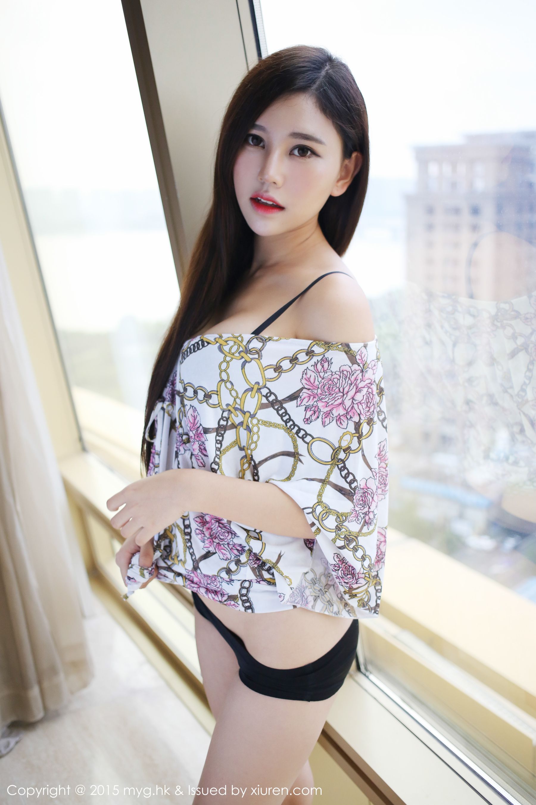 Milk楚楚《2套超短裙+内衣诱惑》 [美媛馆MyGirl] Vol.139