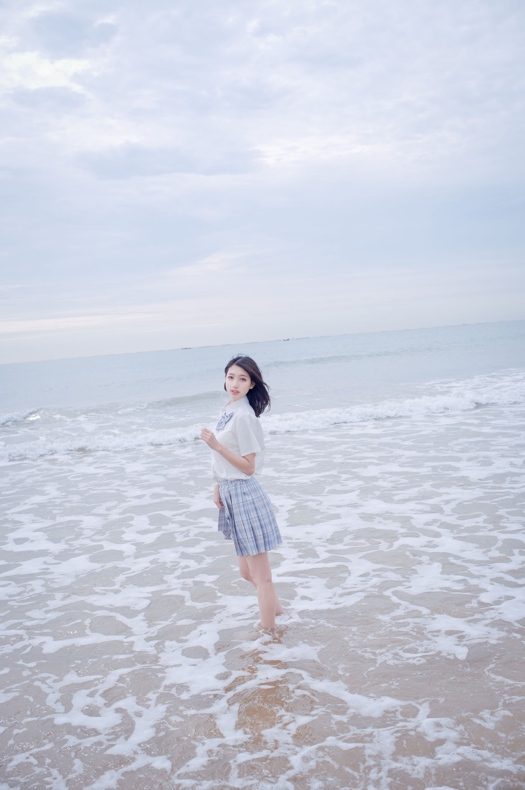 [COS福利] 周叽是可爱兔兔 - 海边jk