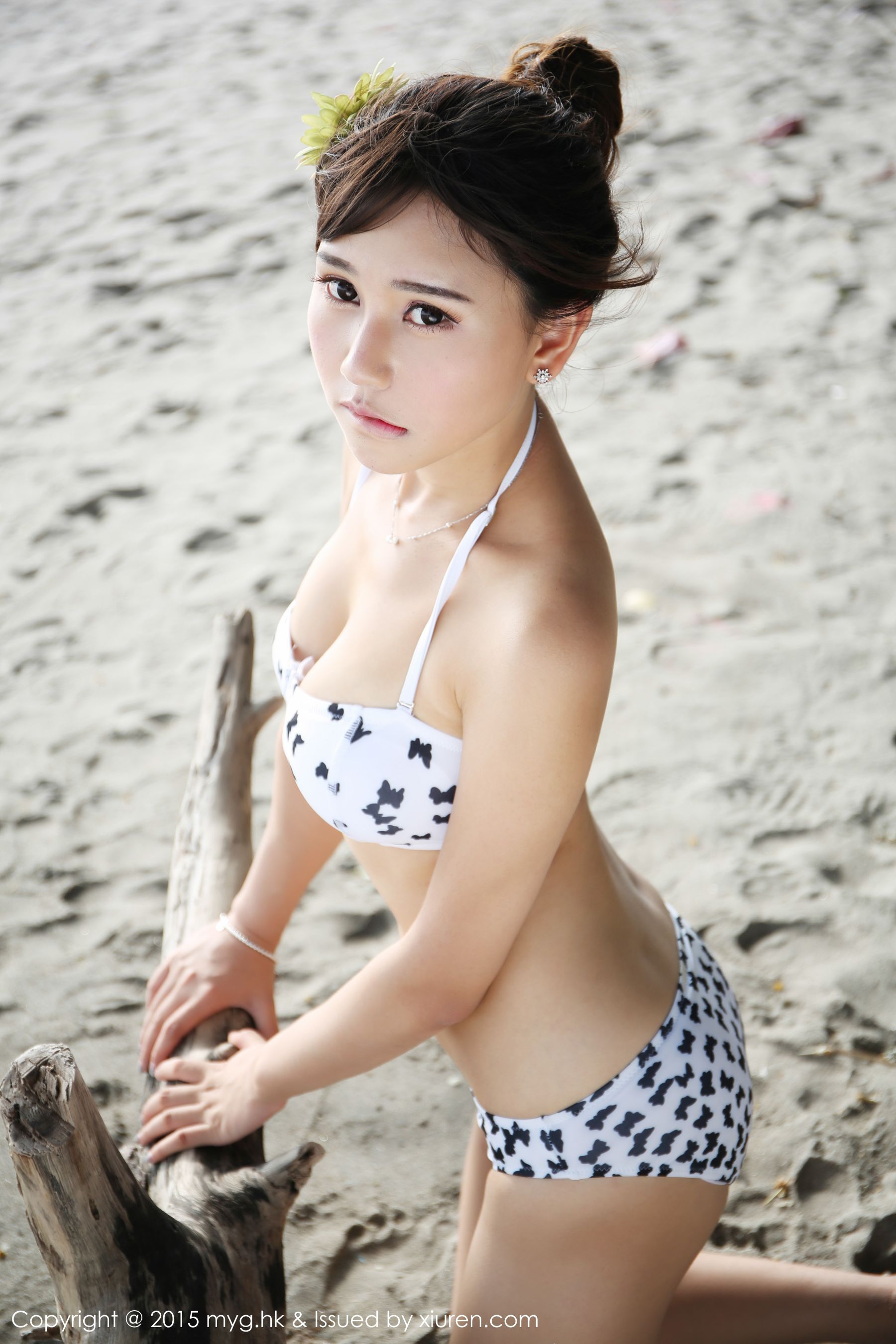 Milk楚楚《龙目岛旅拍》清凉比基尼 [美媛馆MyGirl] Vol.151