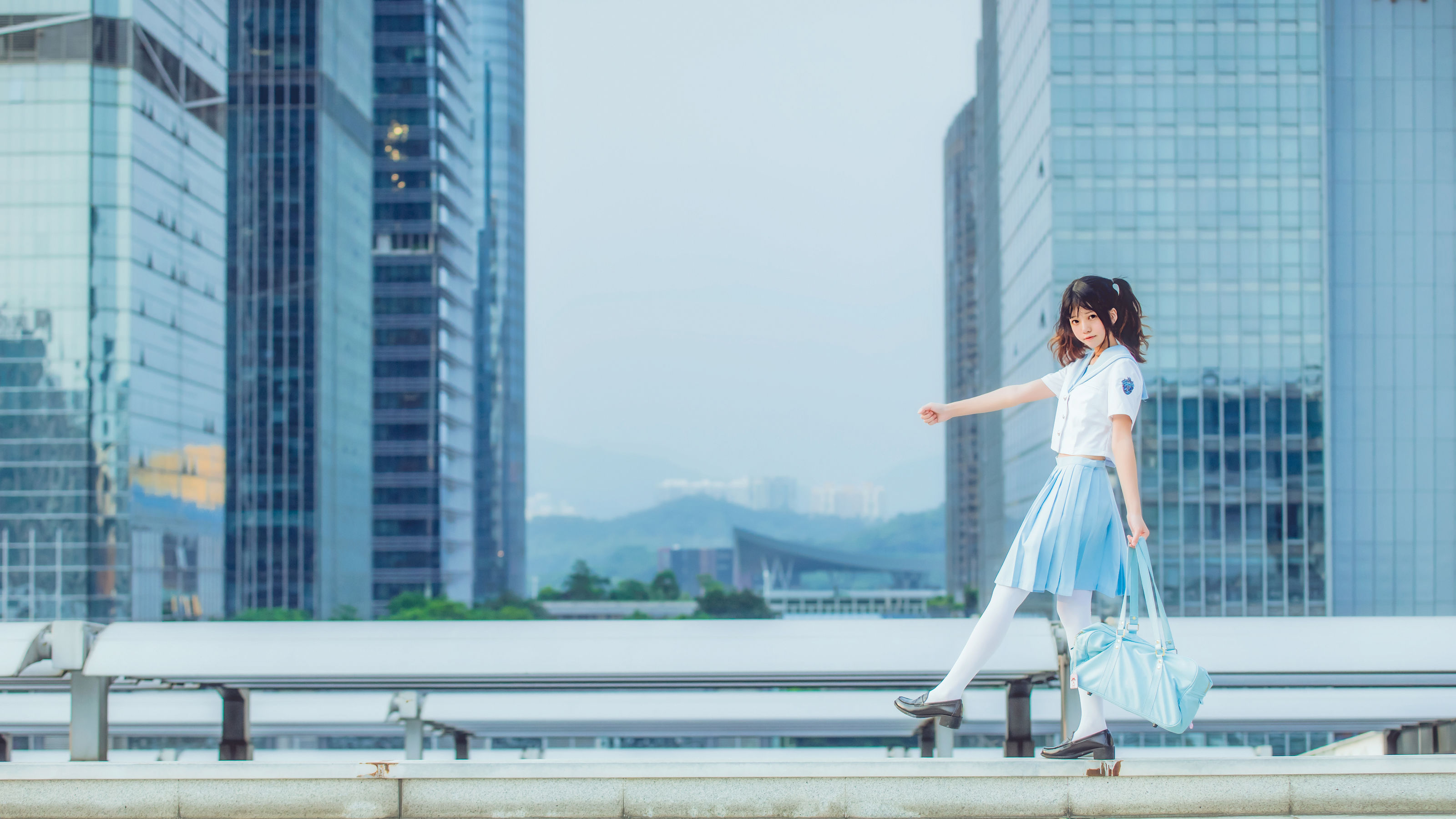 [COS福利] 桜桃喵 - 少女之微风轻轻起