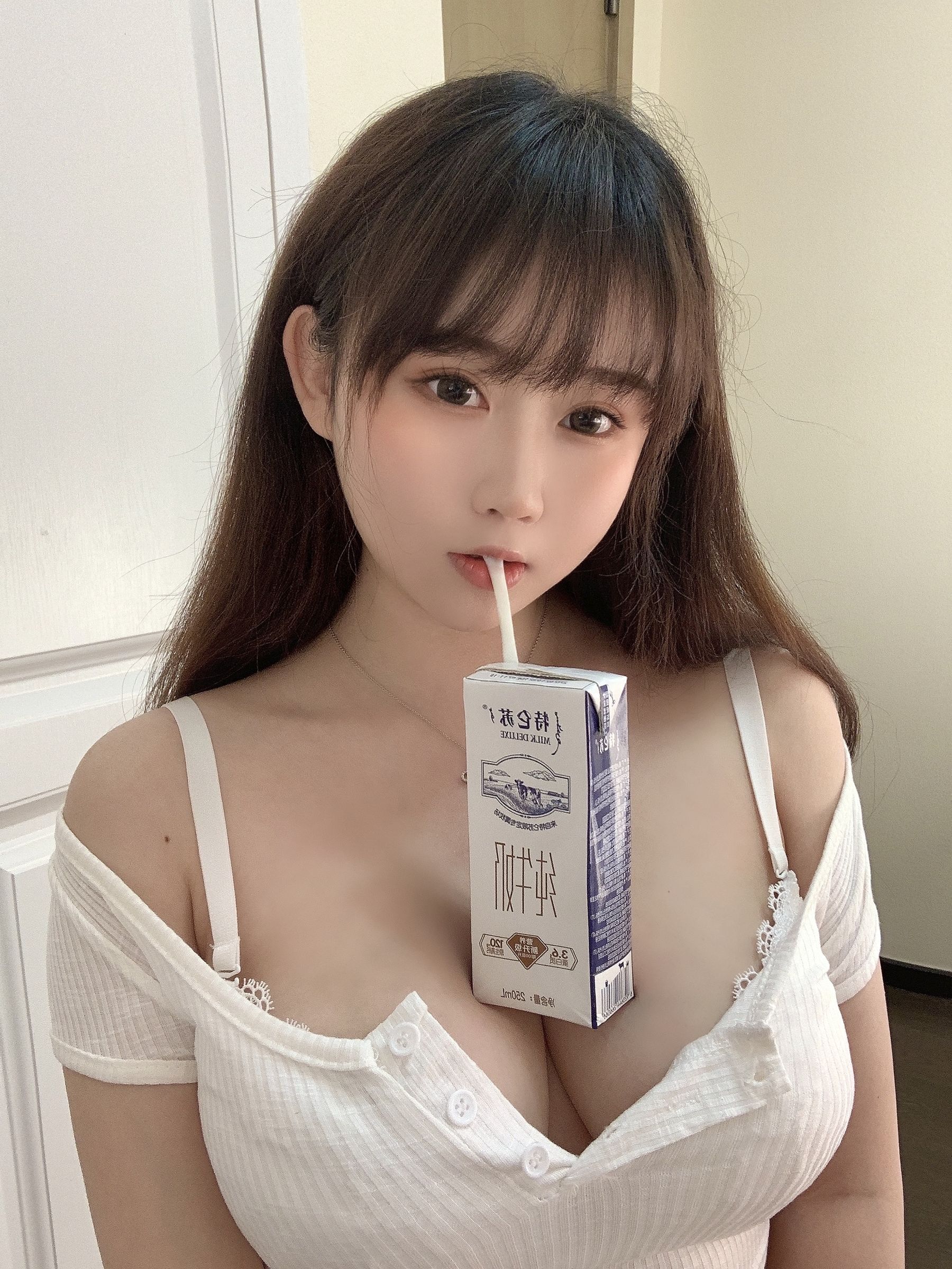 [COS福利] 蜜桃少女是依酱呀 - 女友