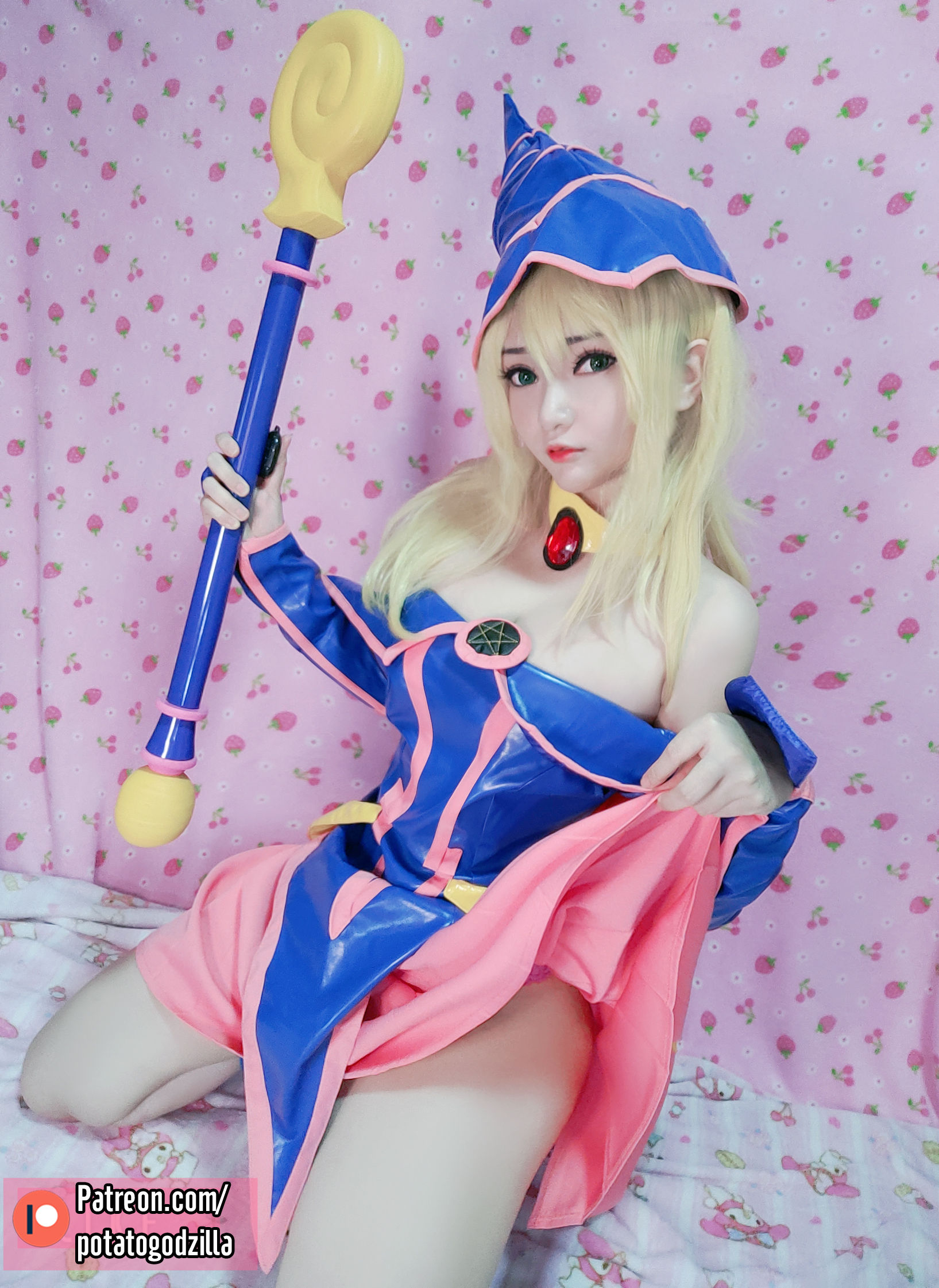 [COS福利] Coser小姐姐Potato Godzilla - Dark Magician Girl