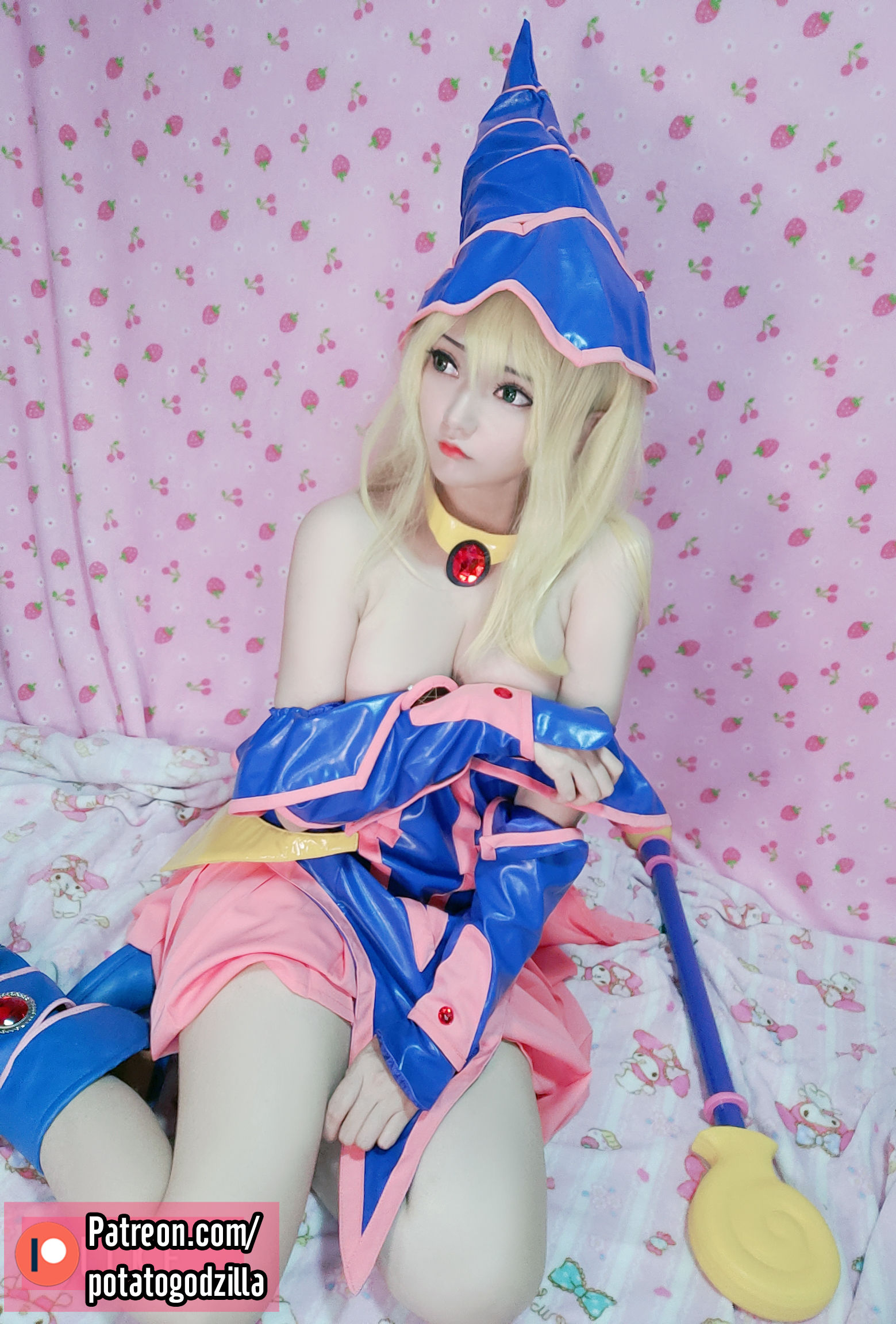 [COS福利] Coser小姐姐Potato Godzilla - Dark Magician Girl