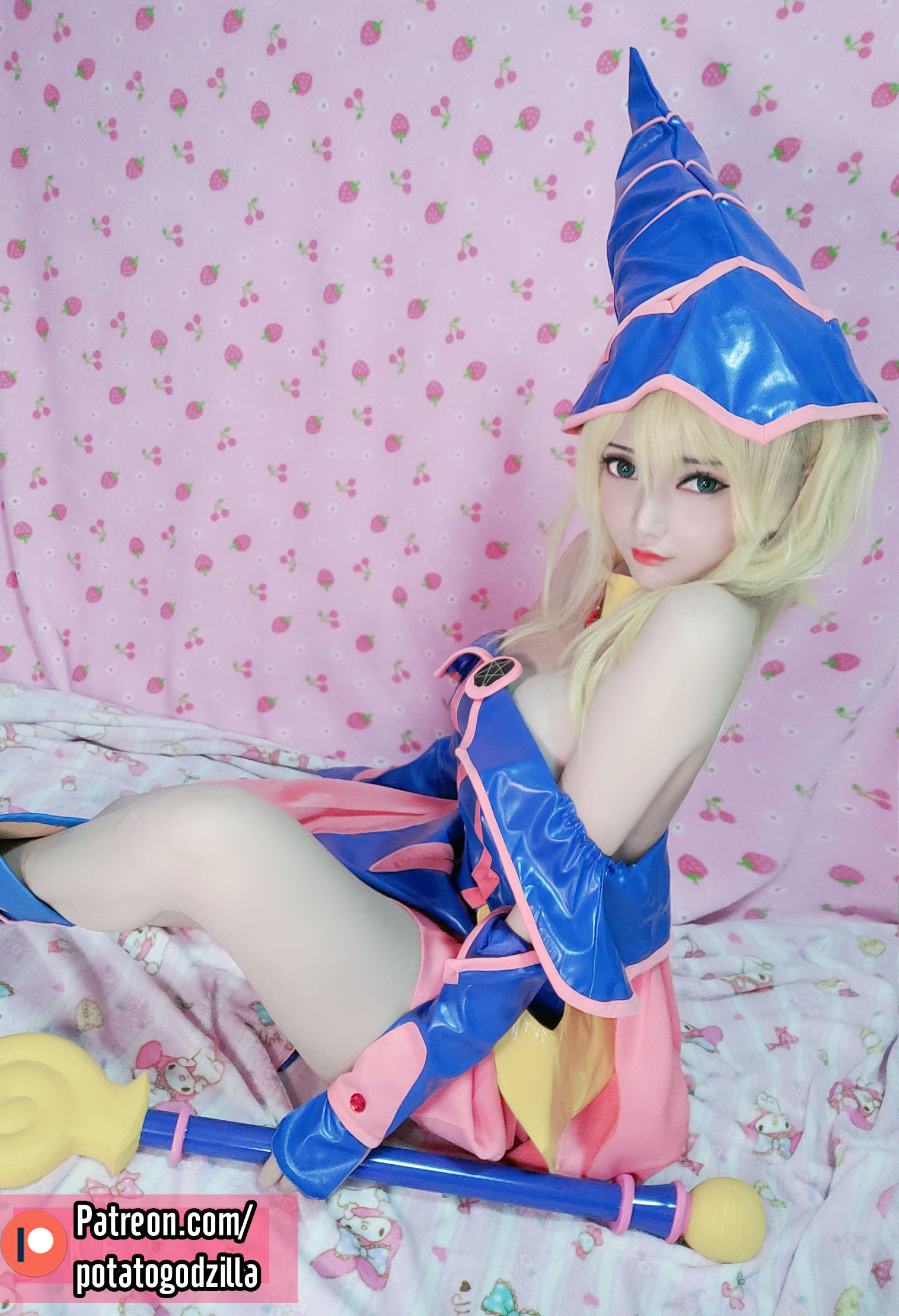 [COS福利] Coser小姐姐Potato Godzilla - Dark Magician Girl
