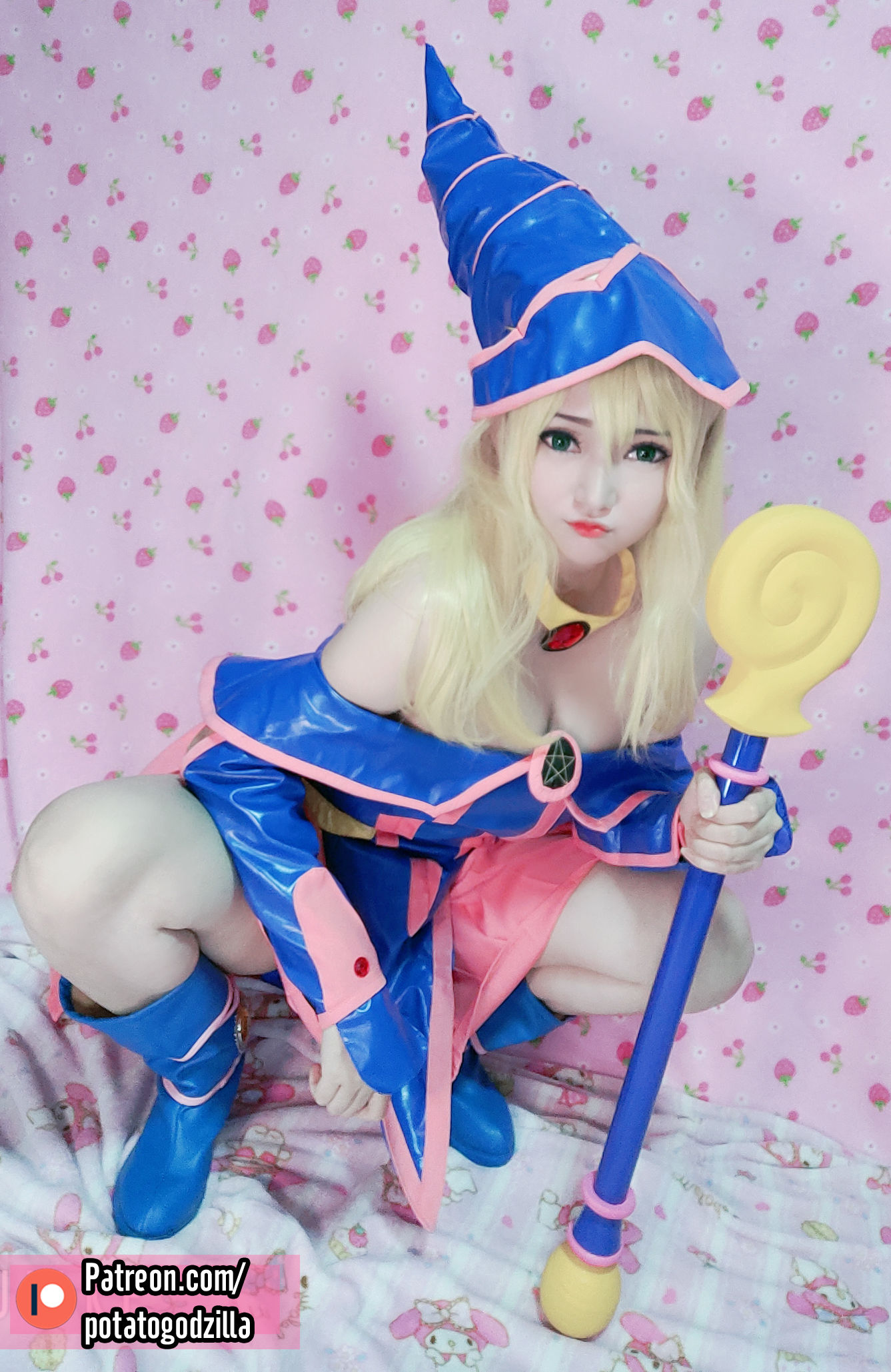 [COS福利] Coser小姐姐Potato Godzilla - Dark Magician Girl