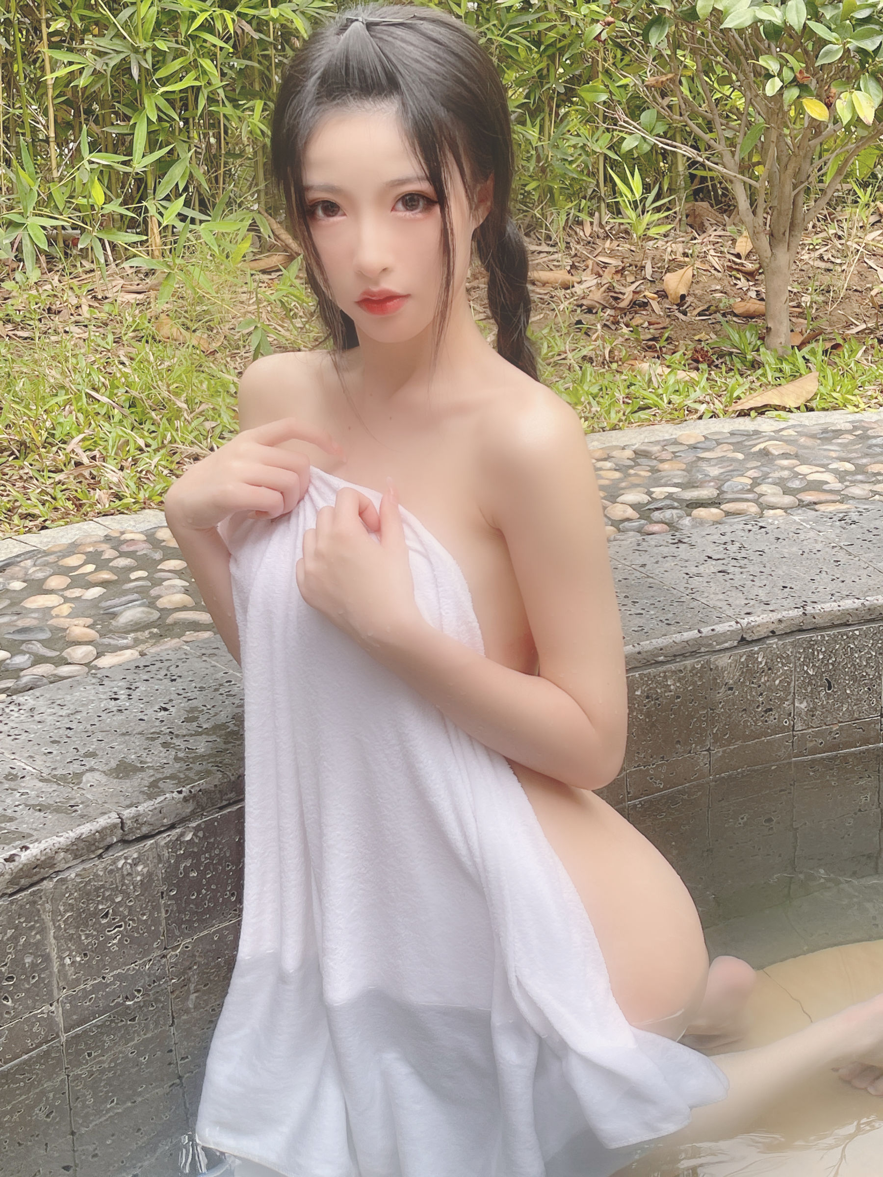 [COS福利] 尤物清水由乃 - 温泉浴巾