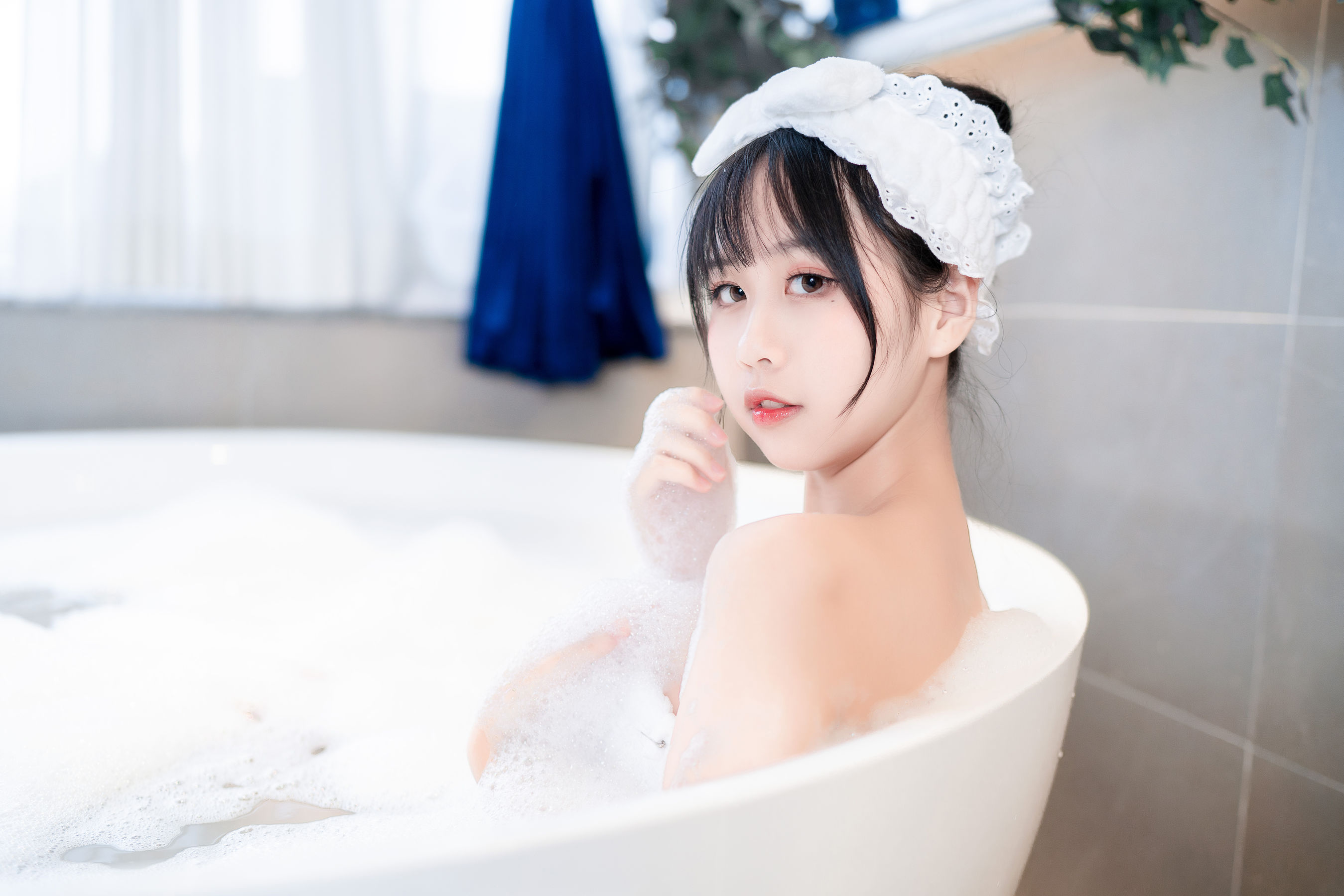 [COS福利] 阳光美少女萌芽儿o0 - 浴巾