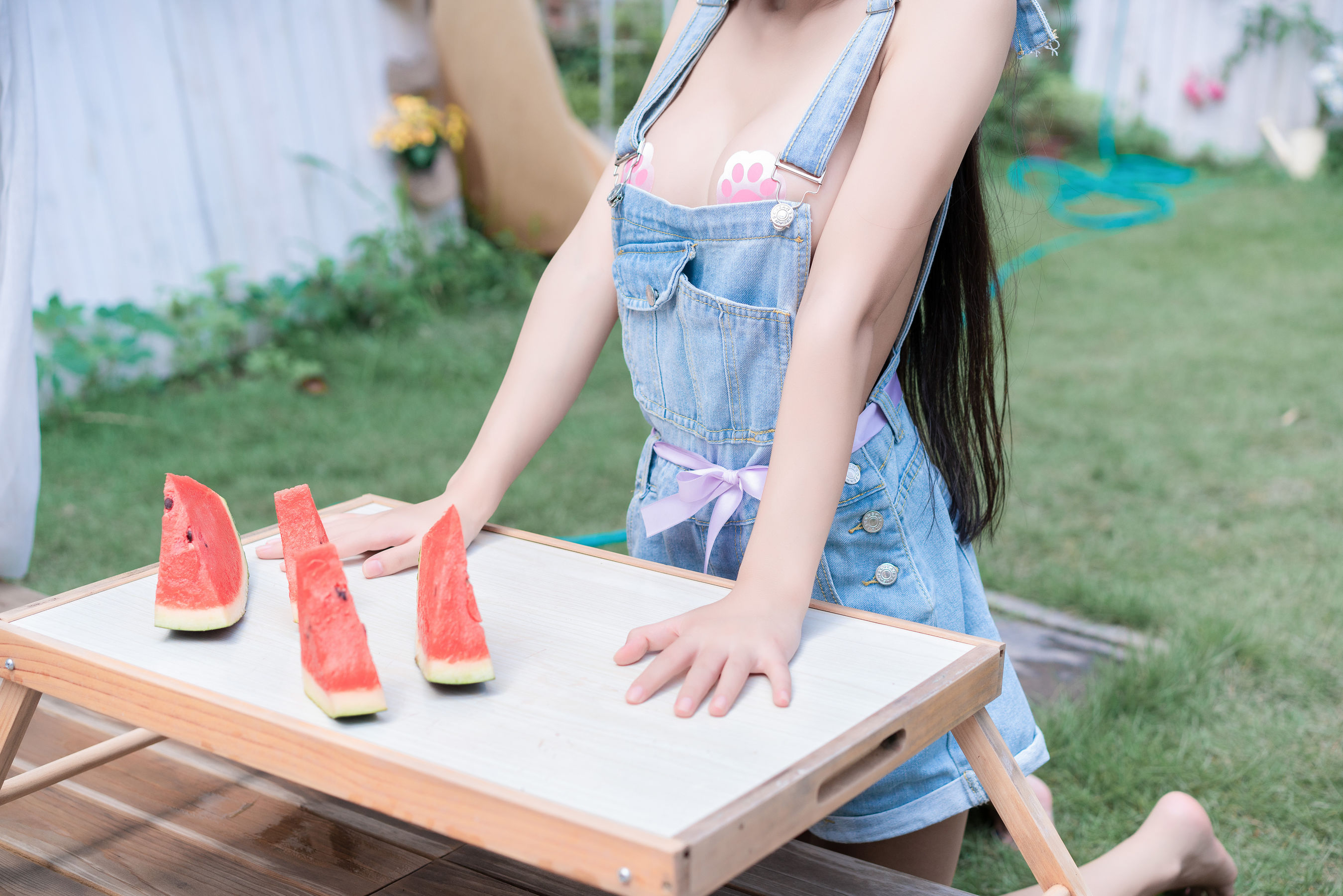 [COS福利] 阳光美少女萌芽儿o0 - 西瓜与夏天