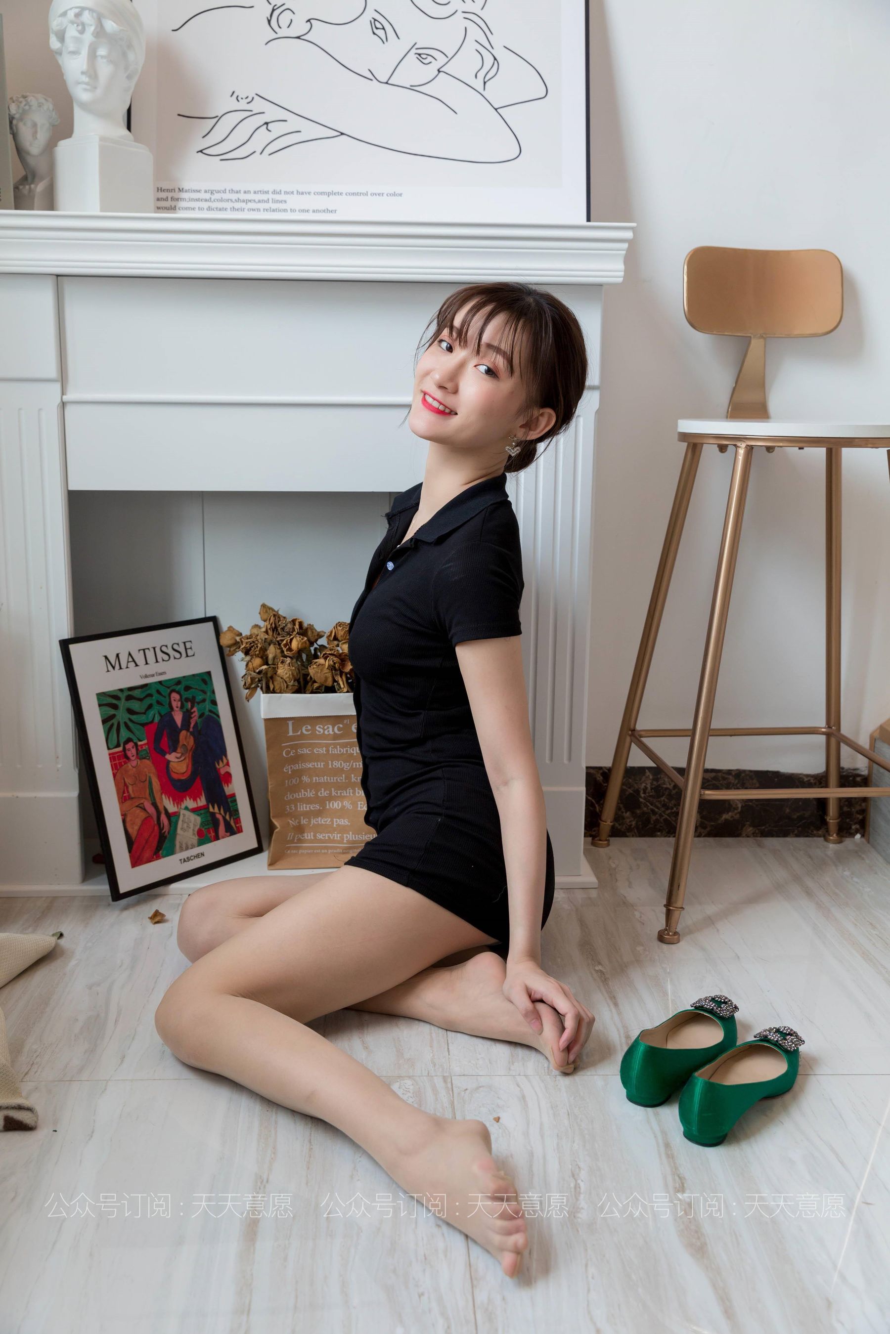 [IESS异思趣向] 丝享家 783：秋秋《超短的包臀裙》
