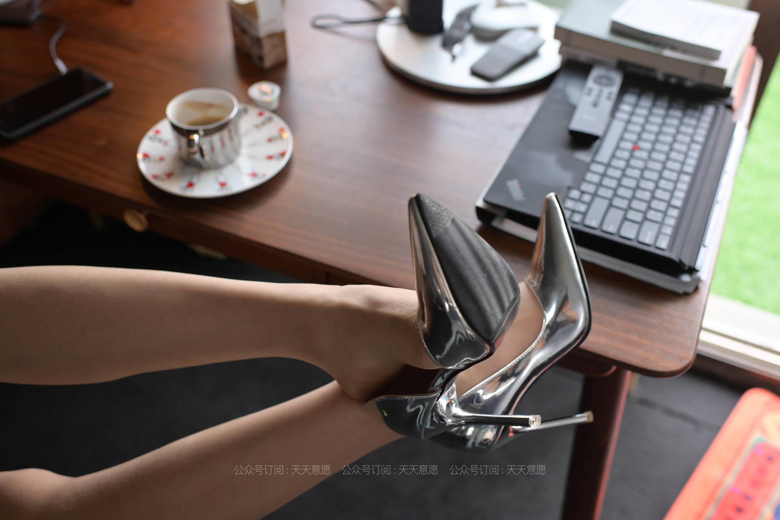 [IESS异思趣向] 丝享家 788：宁宁《爱看书的旗袍美女》
