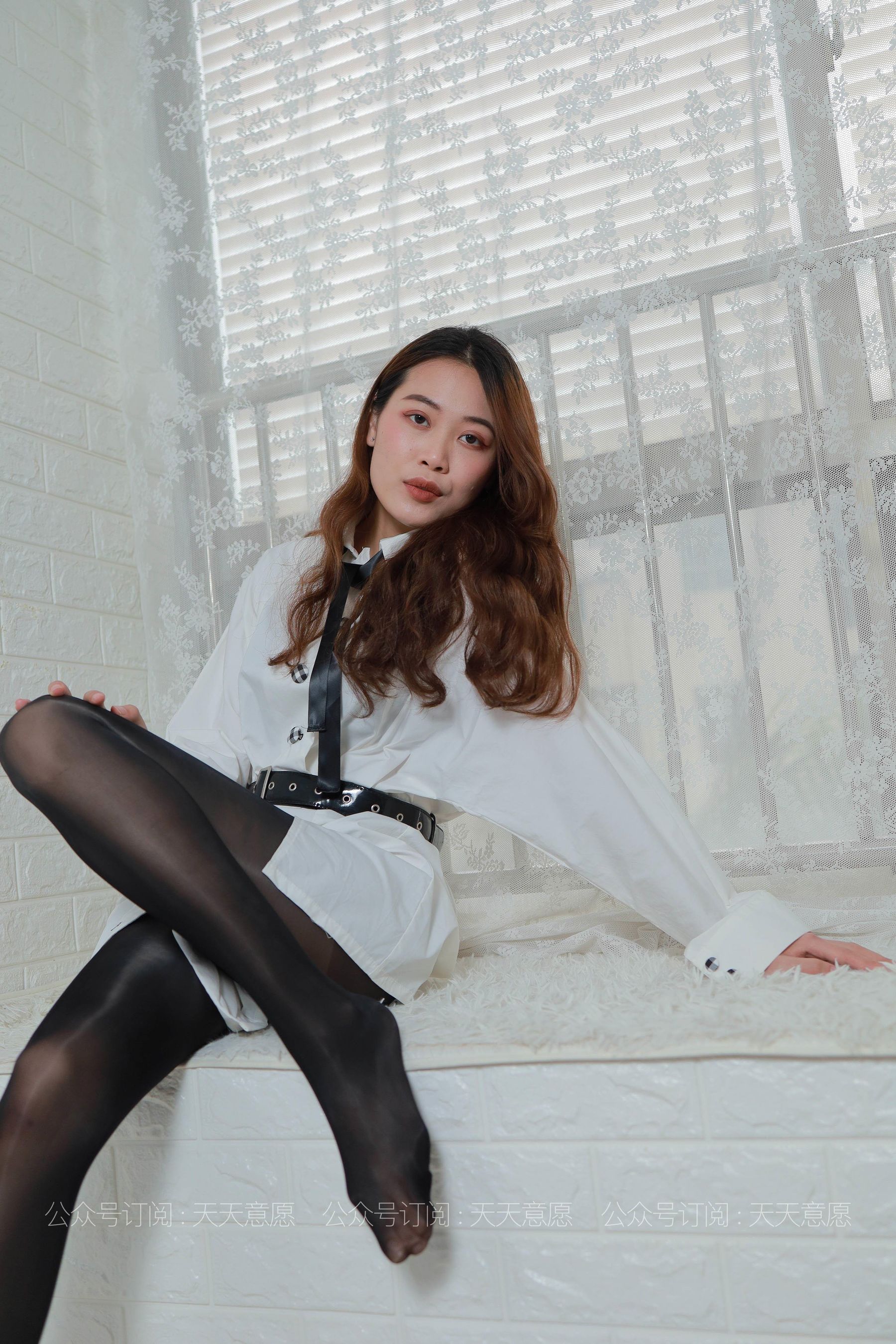 [IESS异思趣向] 丝享家 789：肉肉《会发光的黑》