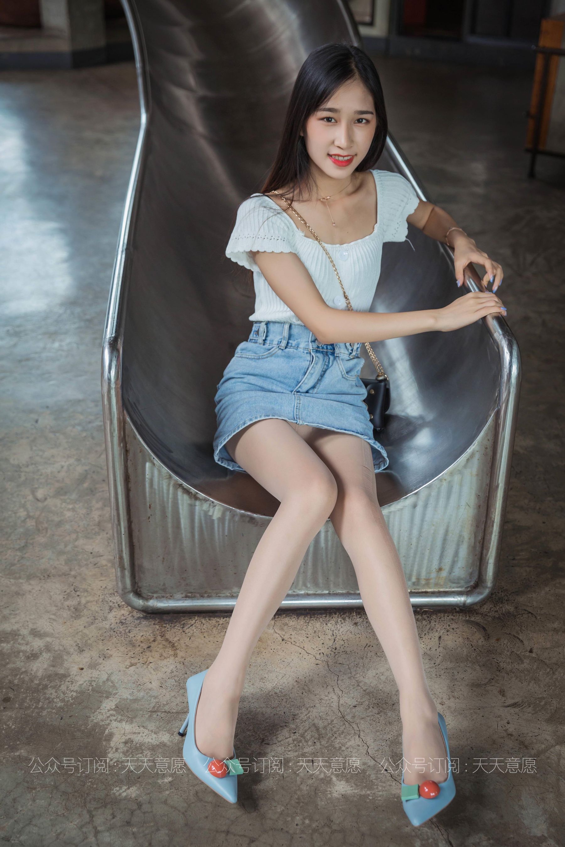 [IESS异思趣向] 丝享家 792：美子《玩滑滑梯》