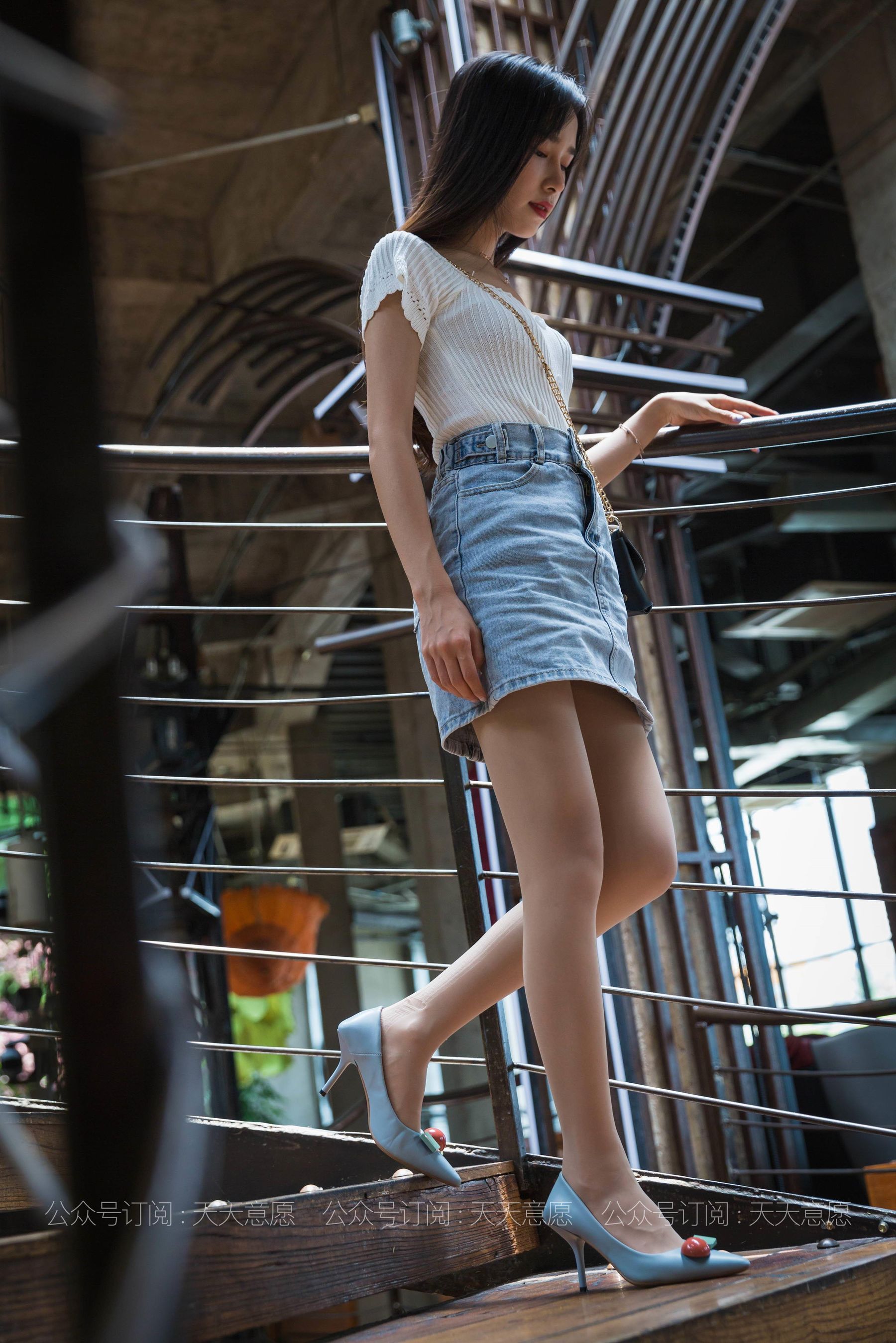 [IESS异思趣向] 丝享家 792：美子《玩滑滑梯》