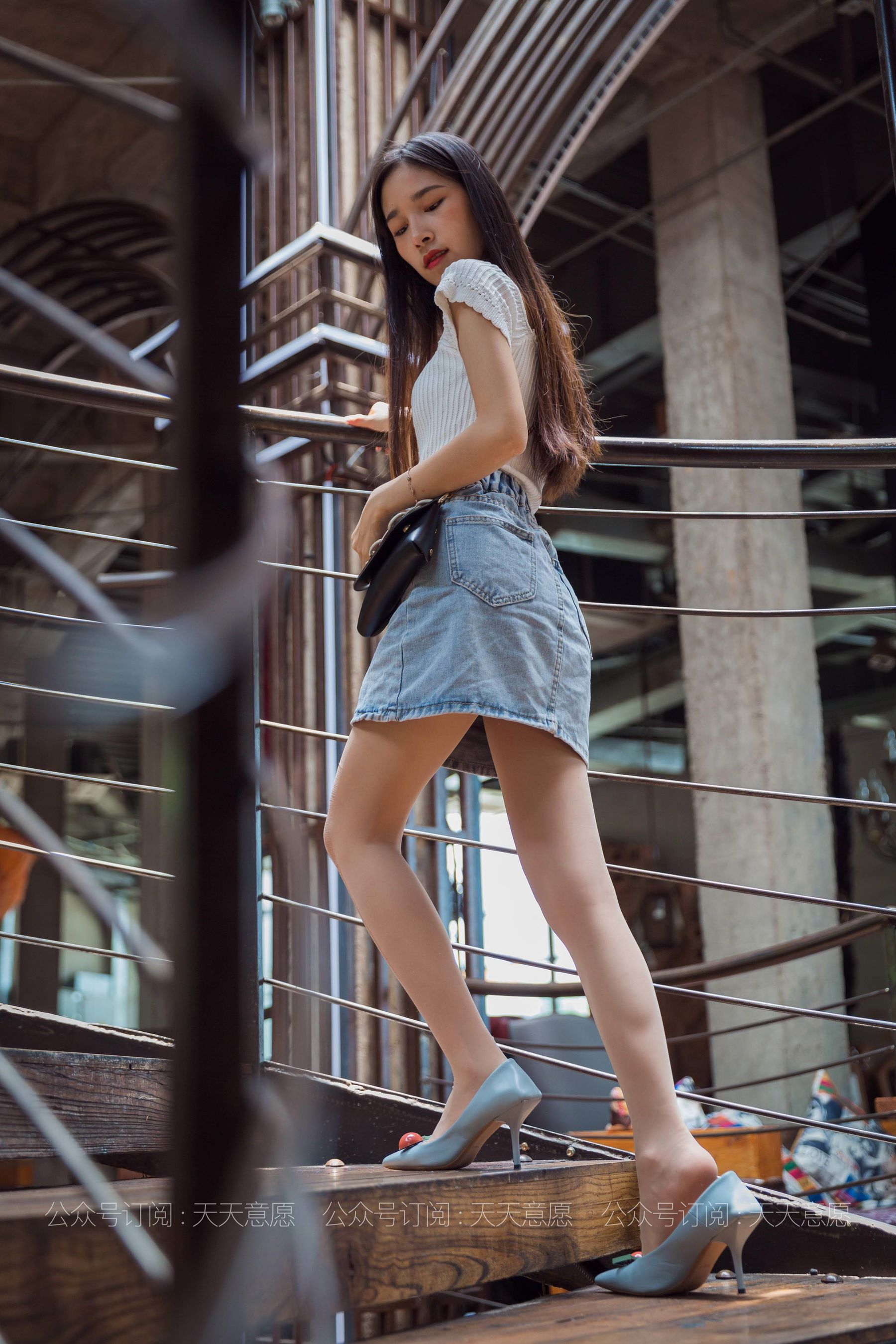[IESS异思趣向] 丝享家 792：美子《玩滑滑梯》