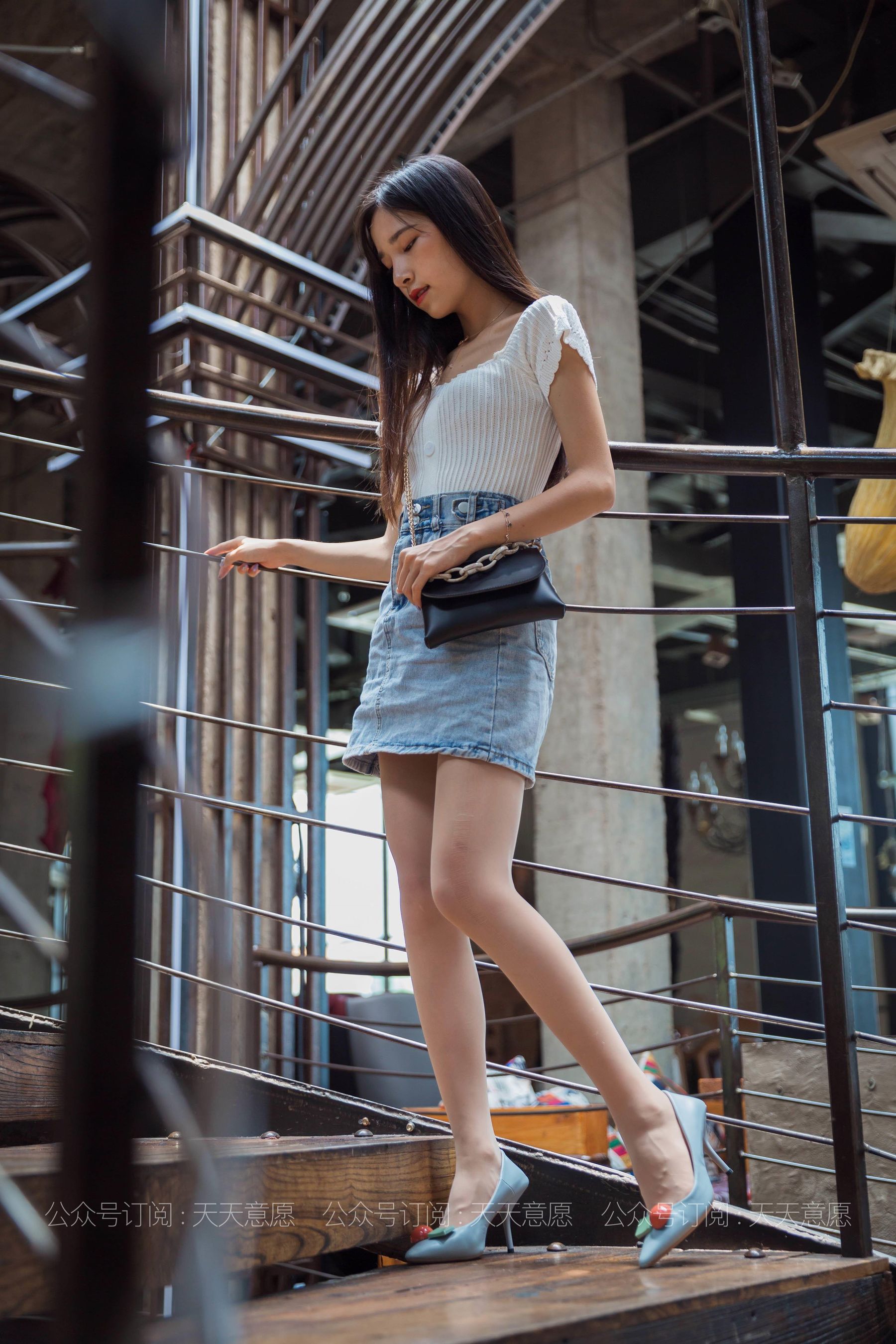 [IESS异思趣向] 丝享家 792：美子《玩滑滑梯》