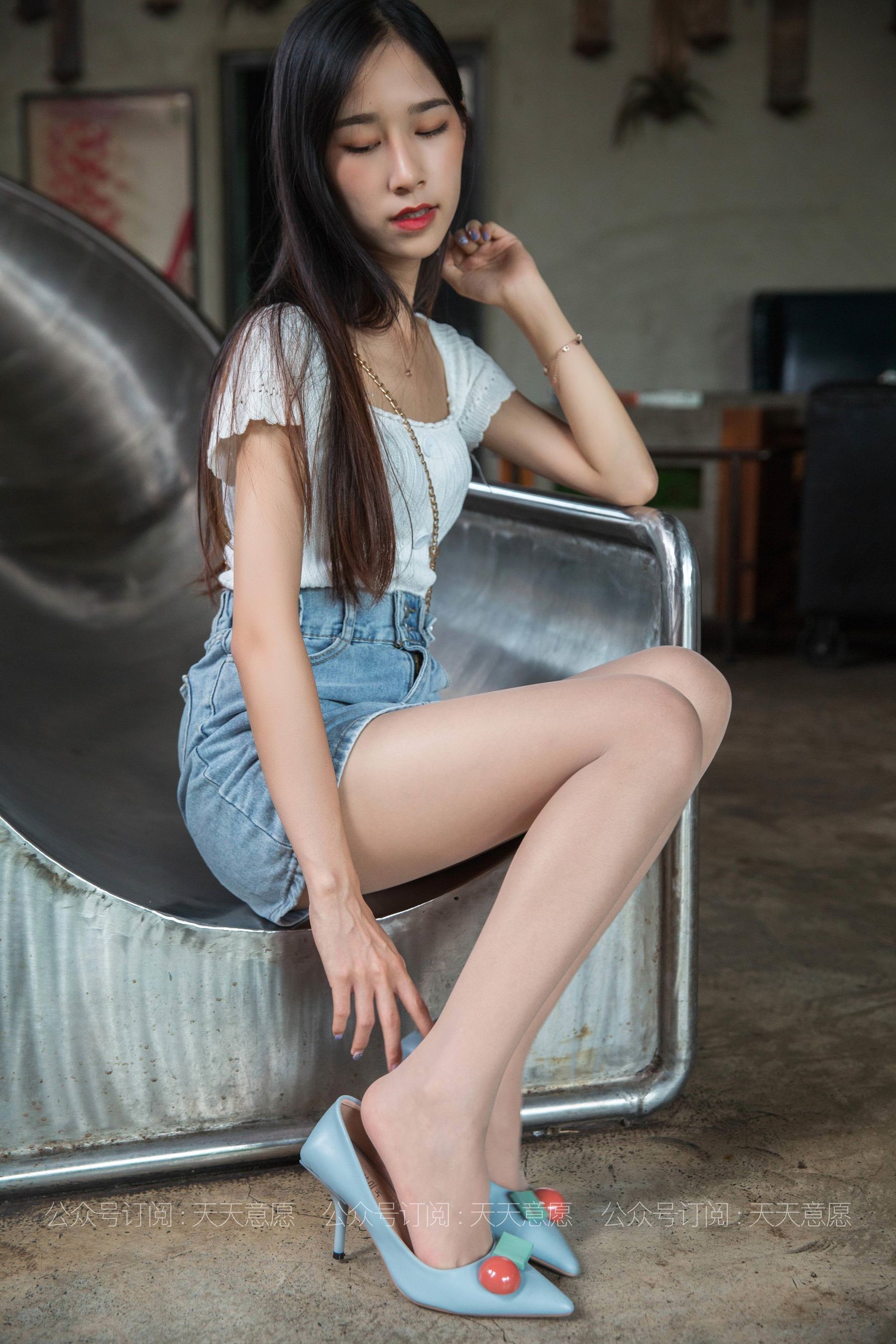 [IESS异思趣向] 丝享家 792：美子《玩滑滑梯》