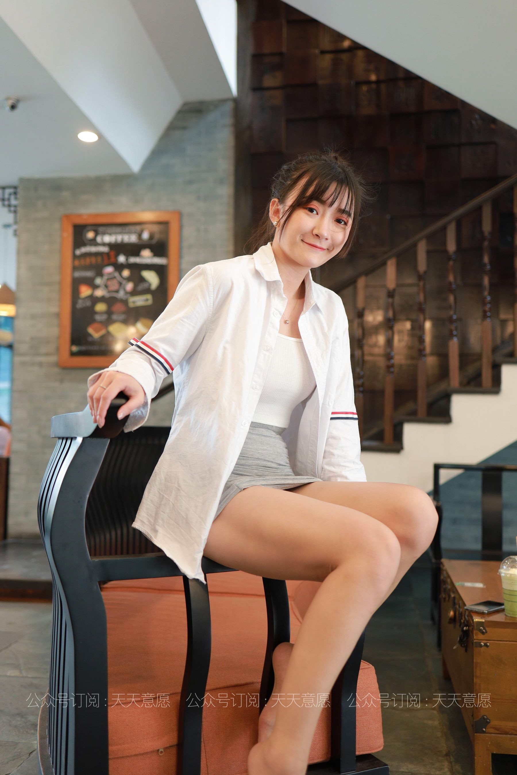 [IESS异思趣向] 丝享家 798：秋秋《姓感包臀裙》