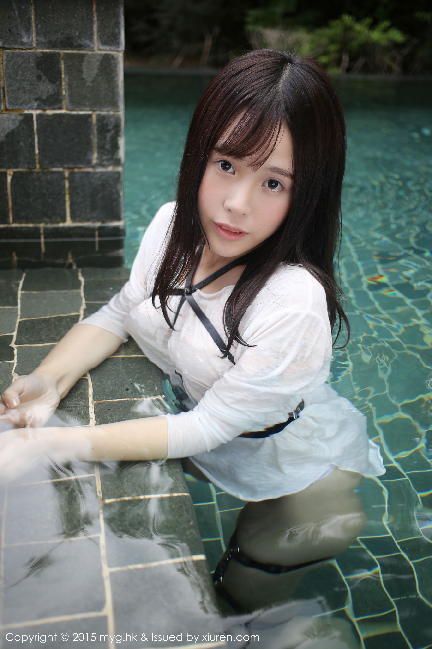 Evelyn艾莉《黑丝吊袜+泳池湿身》 [美媛馆MyGirl] Vol.170