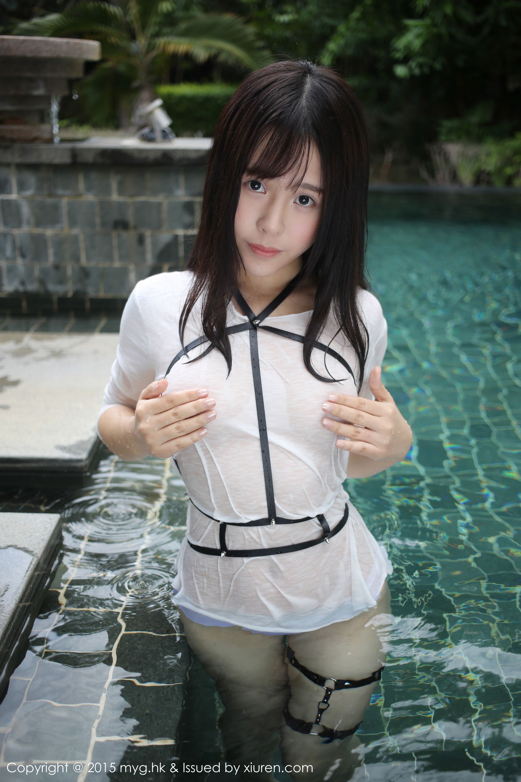 Evelyn艾莉《黑丝吊袜+泳池湿身》 [美媛馆MyGirl] Vol.170