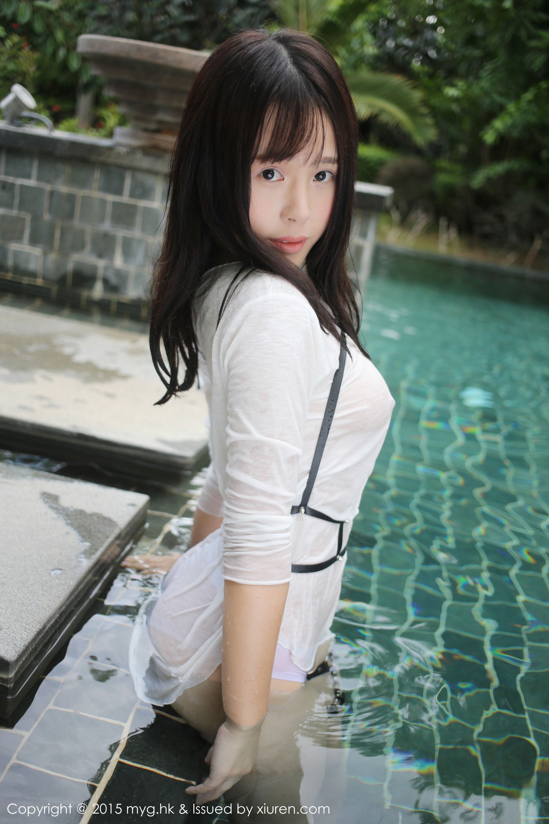 Evelyn艾莉《黑丝吊袜+泳池湿身》 [美媛馆MyGirl] Vol.170