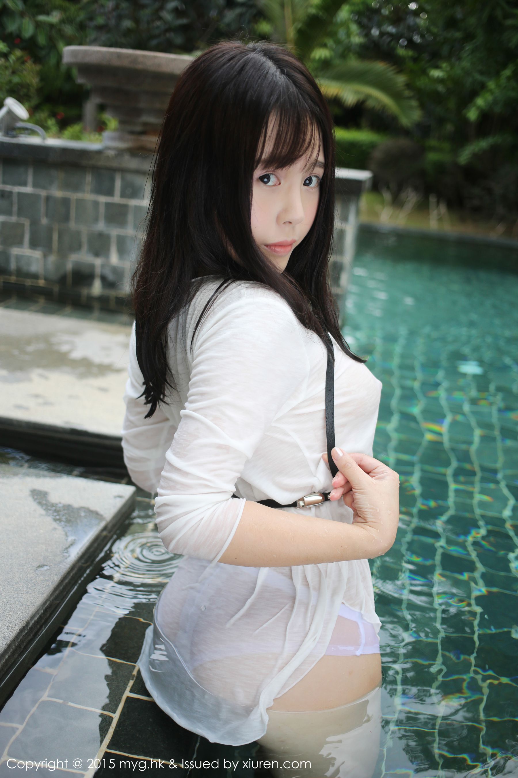 Evelyn艾莉《黑丝吊袜+泳池湿身》 [美媛馆MyGirl] Vol.170