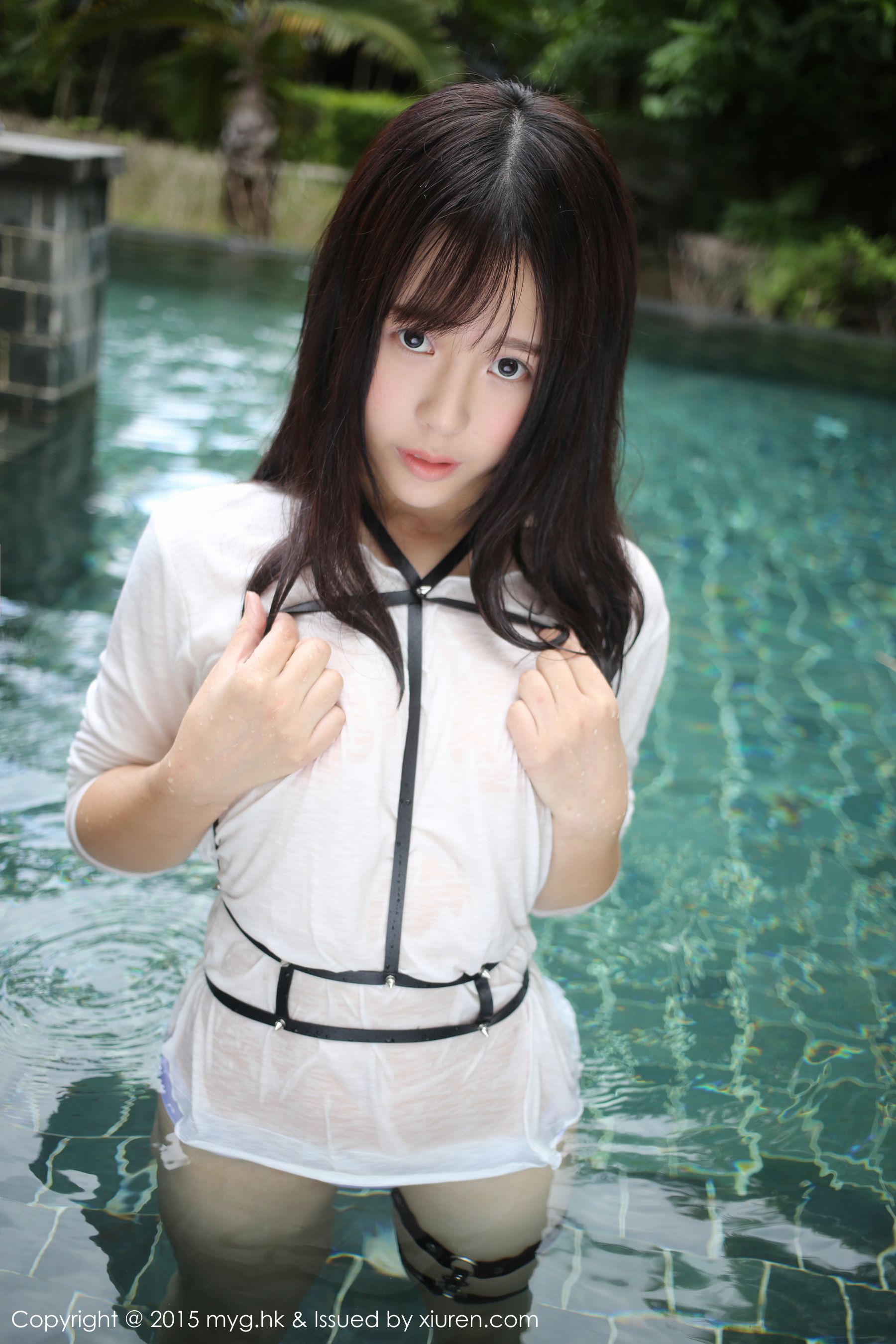 Evelyn艾莉《黑丝吊袜+泳池湿身》 [美媛馆MyGirl] Vol.170
