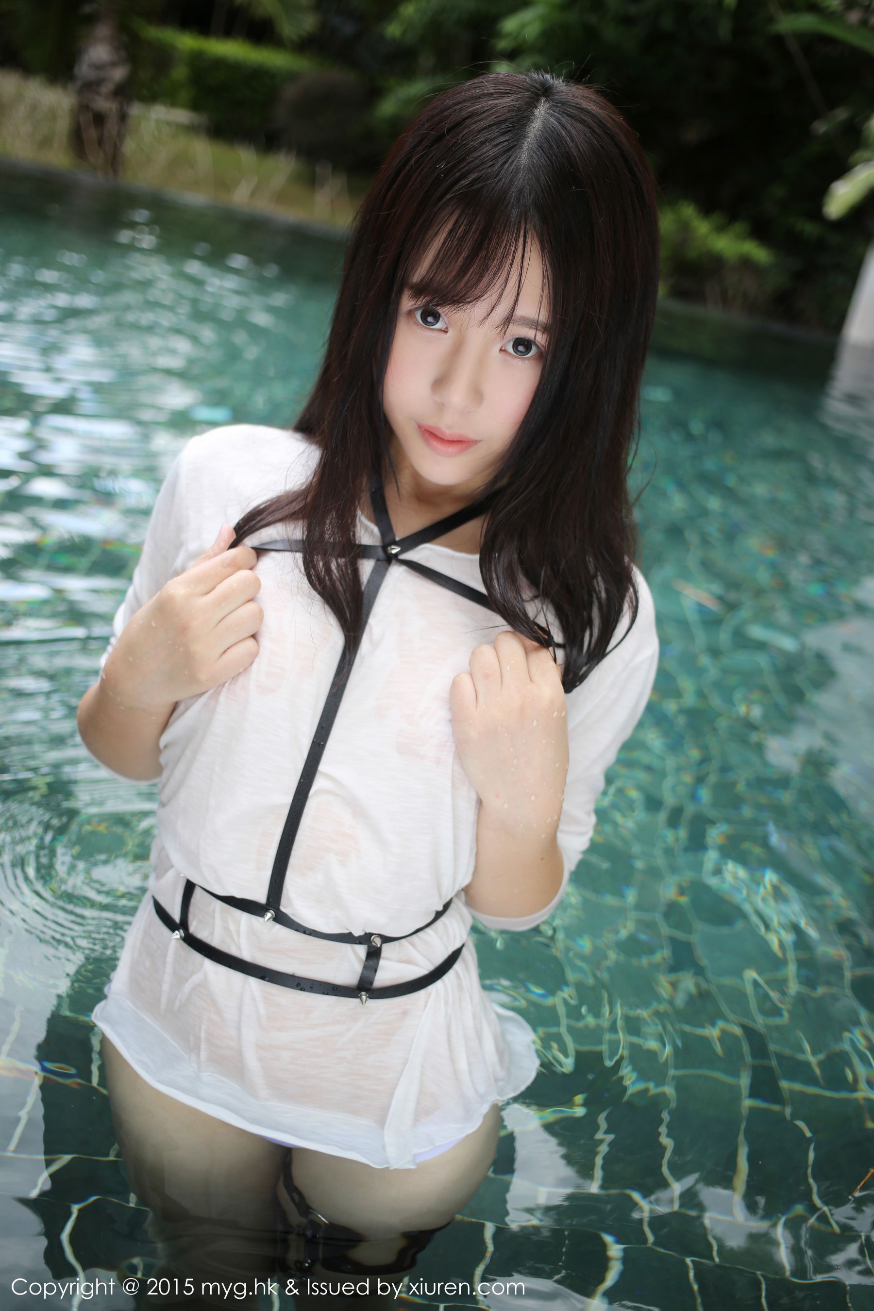 Evelyn艾莉《黑丝吊袜+泳池湿身》 [美媛馆MyGirl] Vol.170