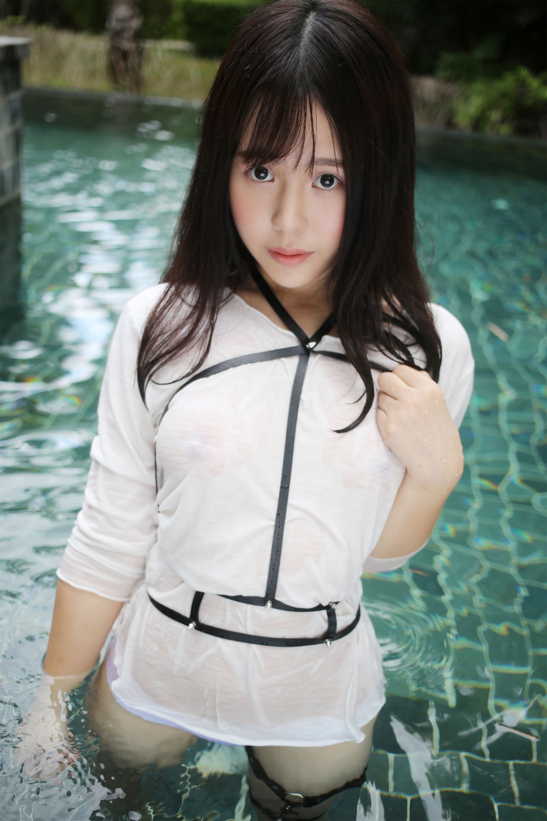 Evelyn艾莉《黑丝吊袜+泳池湿身》 [美媛馆MyGirl] Vol.170