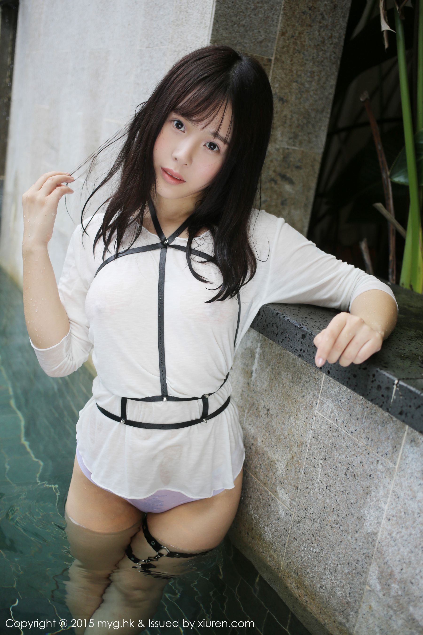 Evelyn艾莉《黑丝吊袜+泳池湿身》 [美媛馆MyGirl] Vol.170
