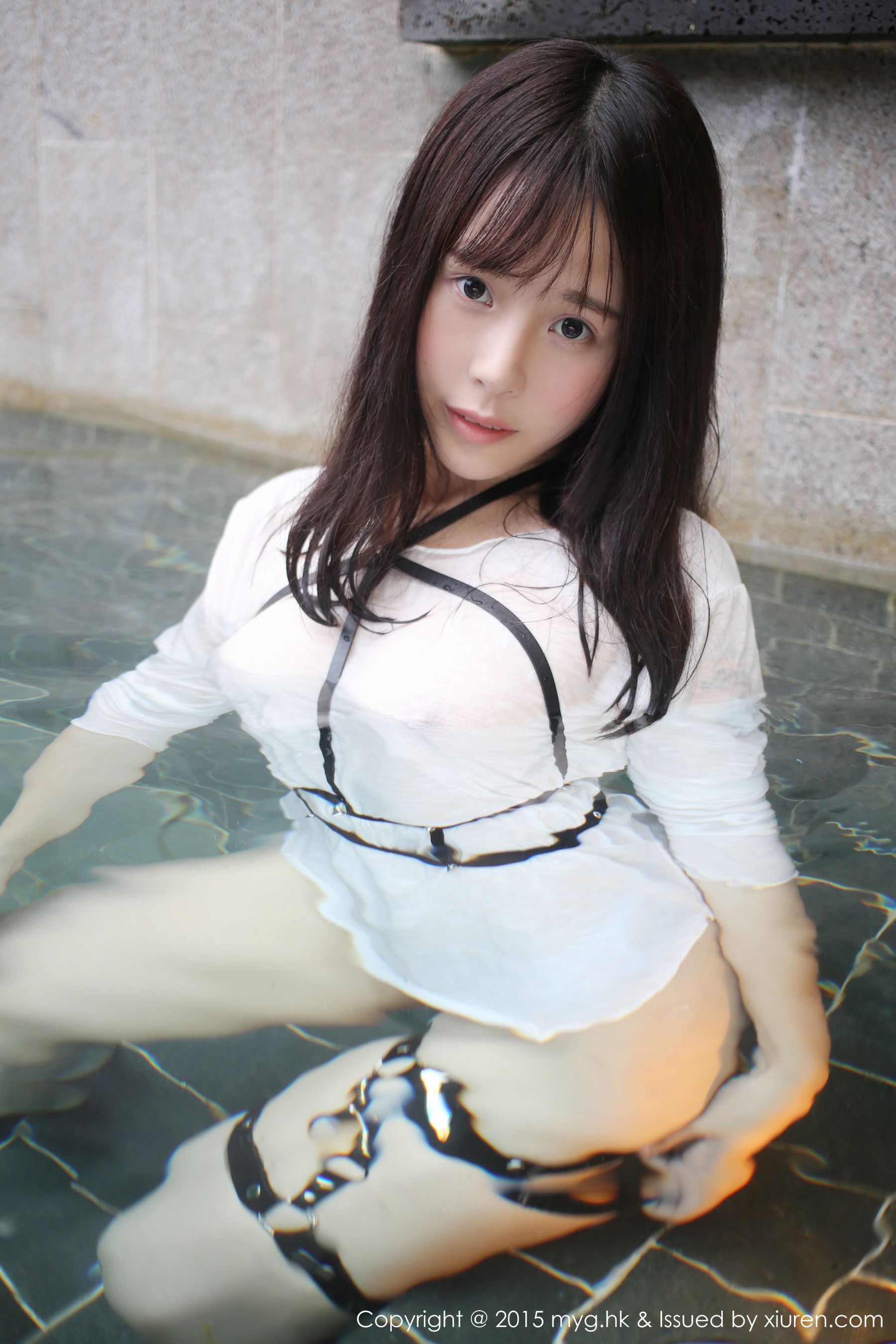Evelyn艾莉《黑丝吊袜+泳池湿身》 [美媛馆MyGirl] Vol.170