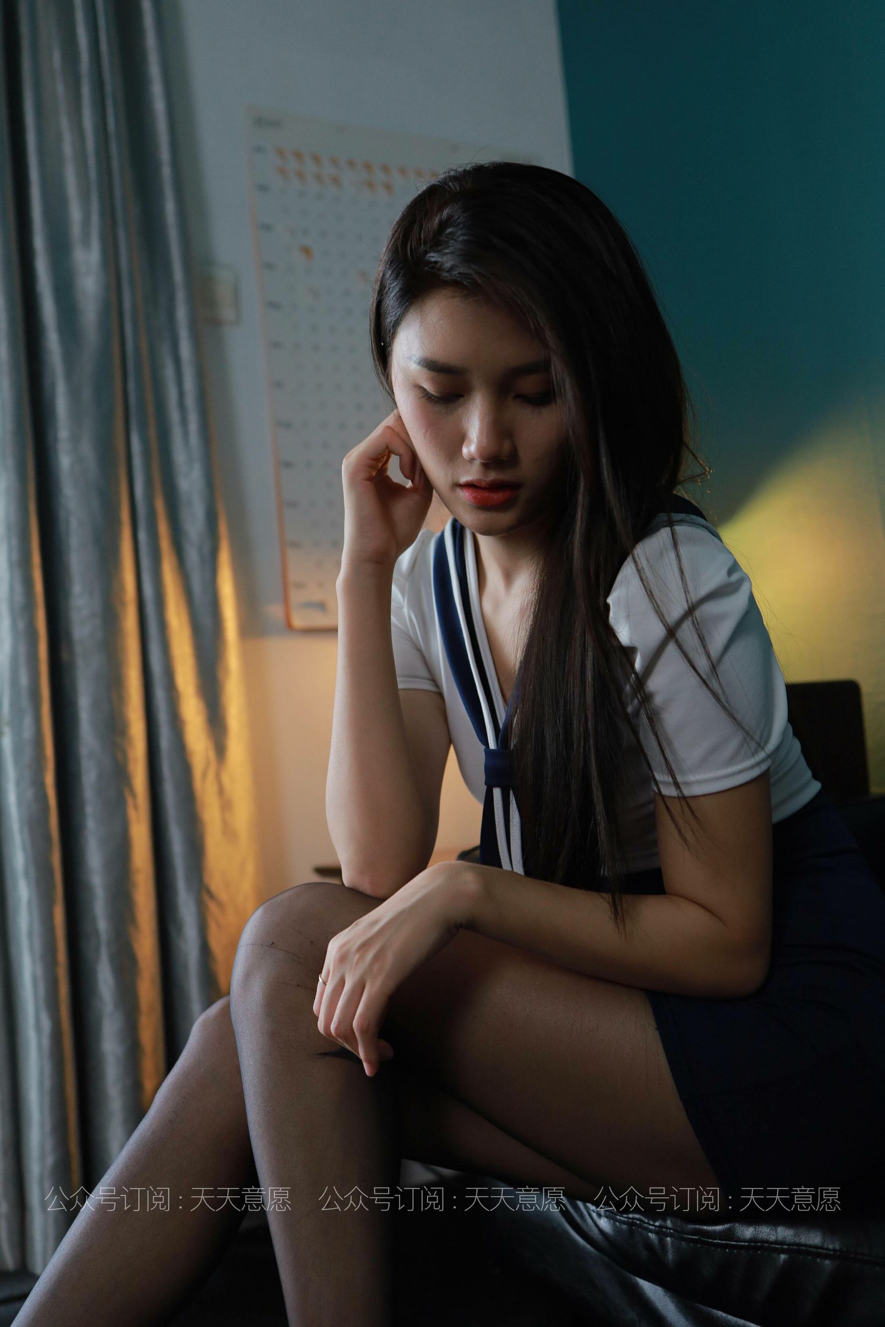 [IESS异思趣向] 丝享家 802：羽西《沙发上的黑丝》