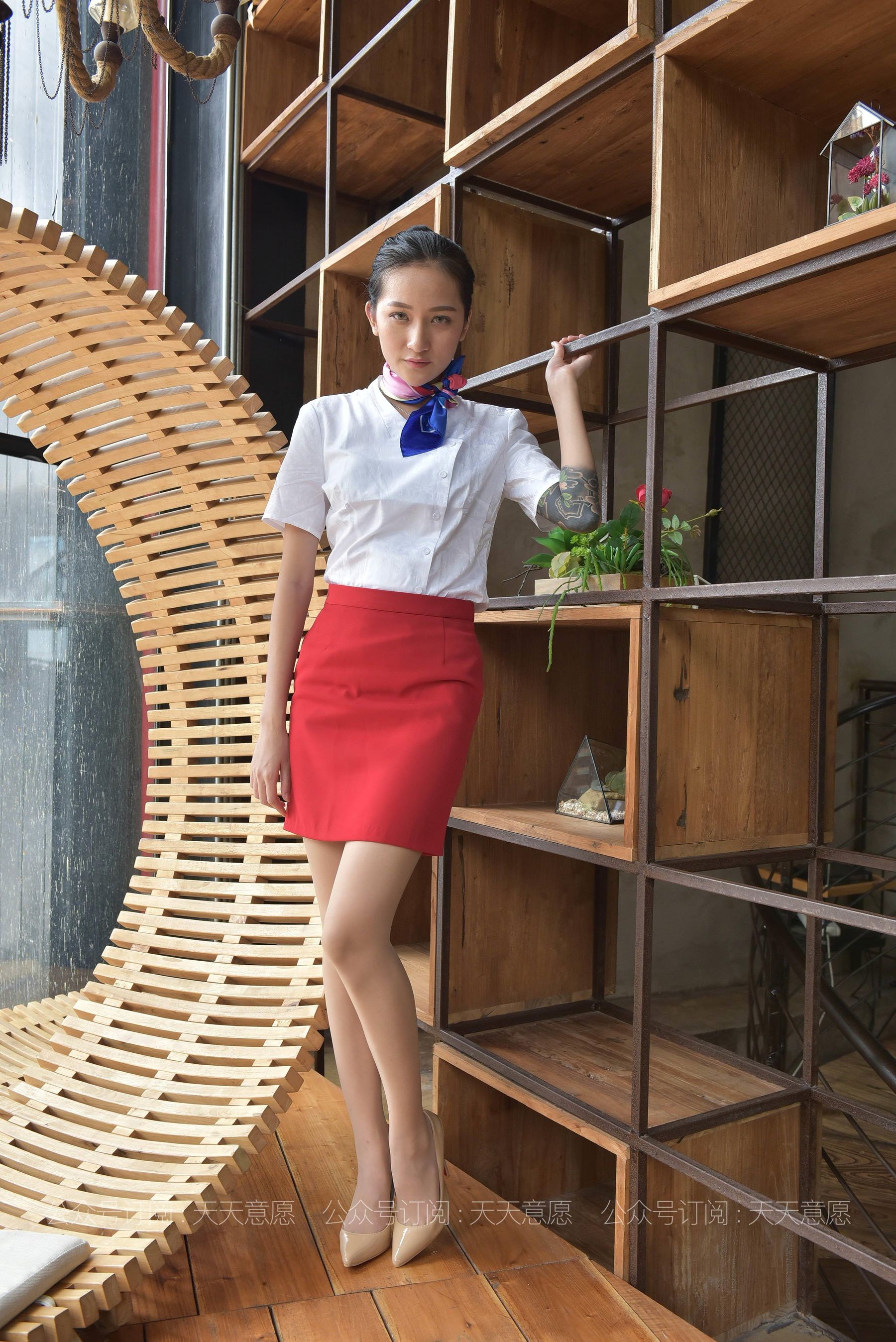 [IESS异思趣向] 丝享家 803：潇潇《红裙职业装展示》