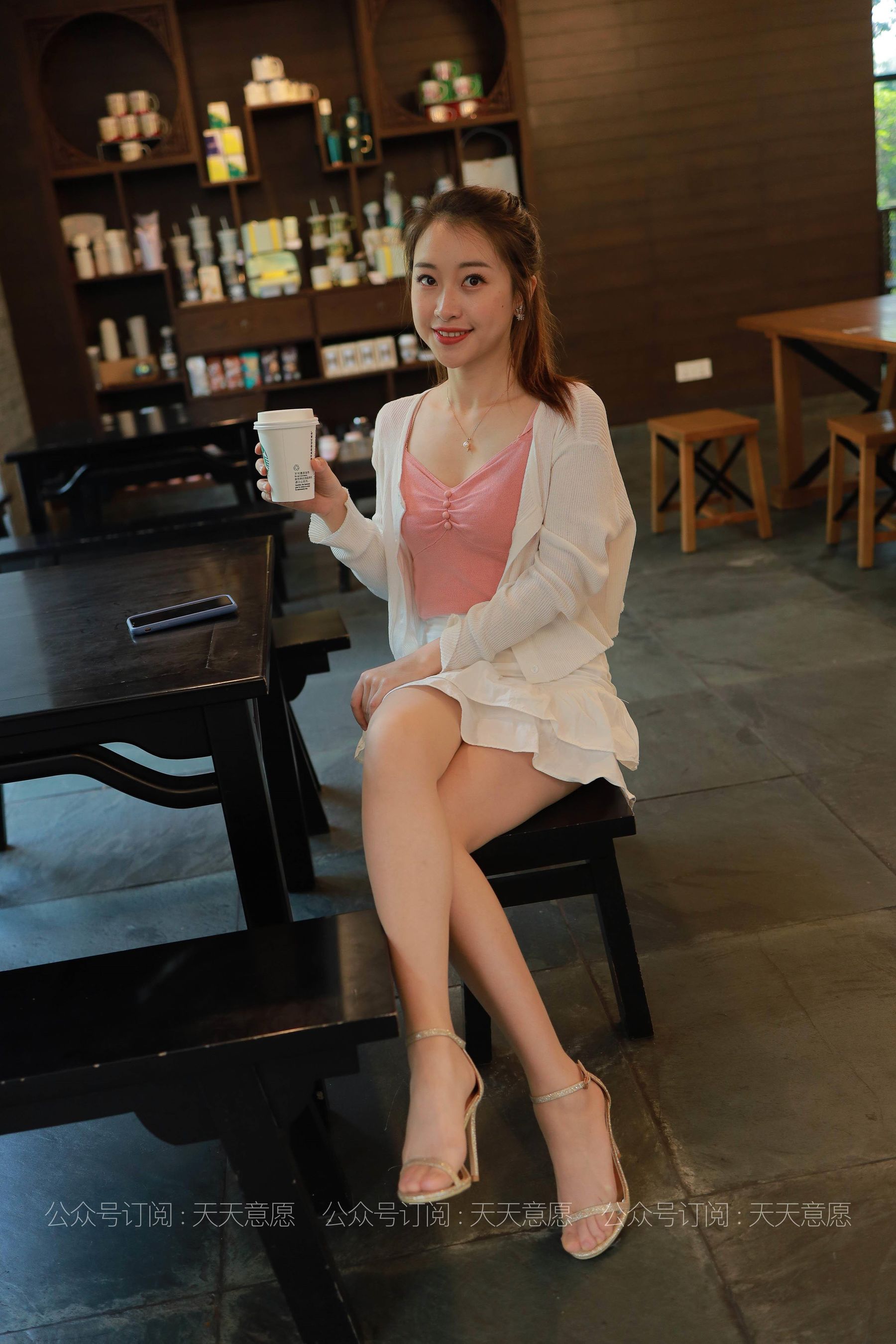 [IESS异思趣向] 丝享家 805：小婕《俏皮小白裙》