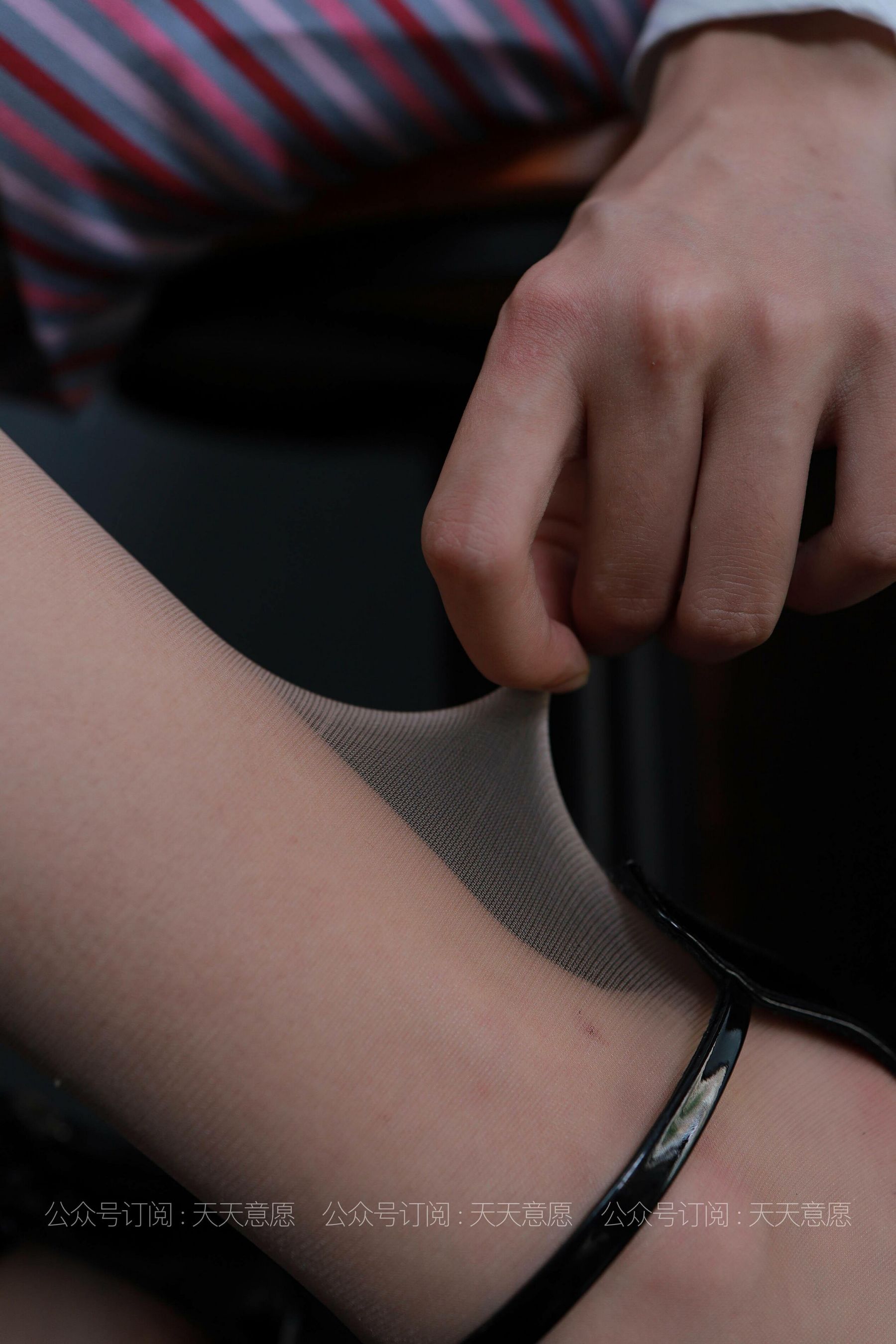 [IESS异思趣向] 丝享家 810：肉肉《桌底下的制服》